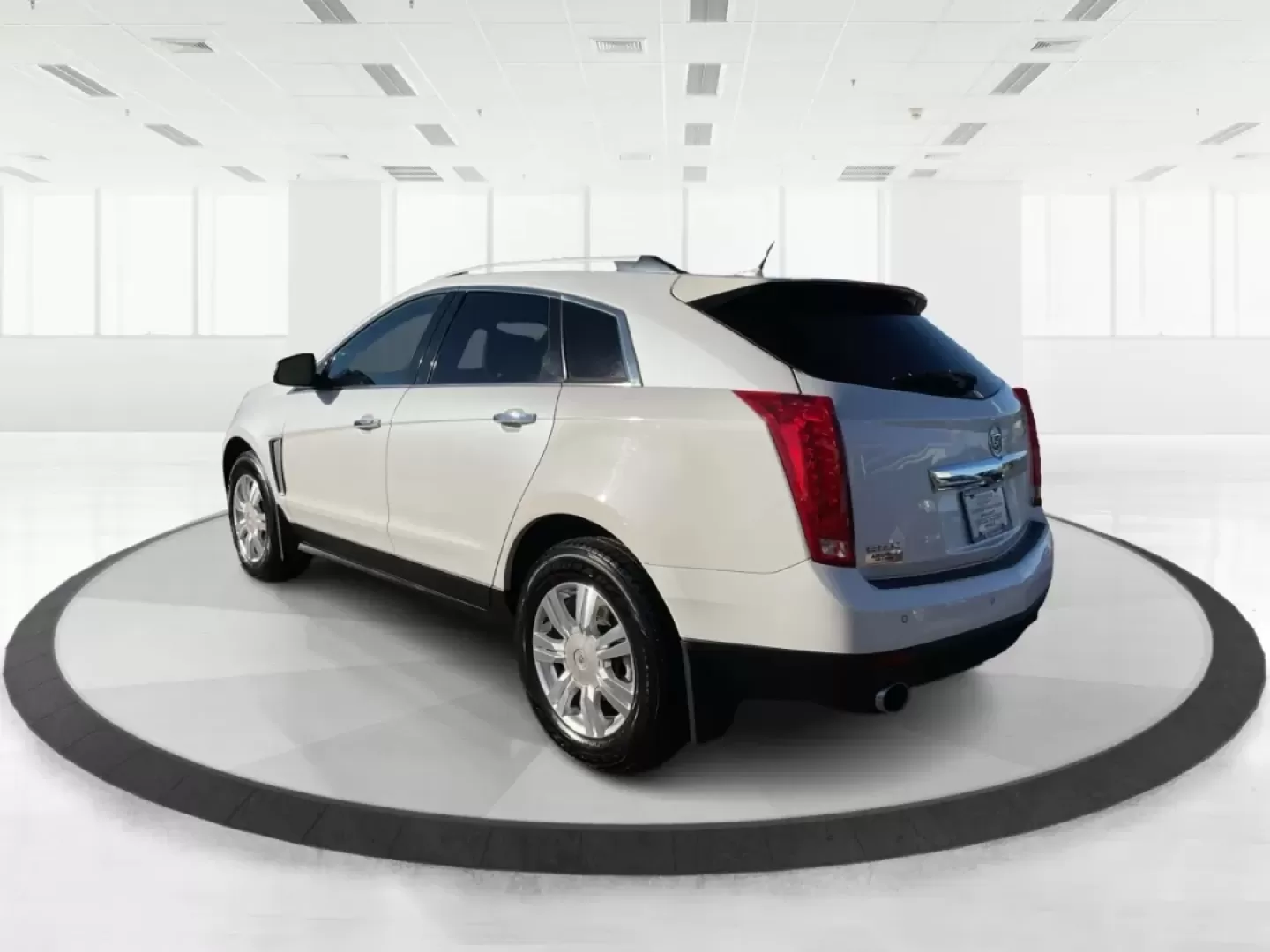 2014 Cadillac SRX Luxury Collection (3GYFNBE35ES) with an 3.6L V-6 gasoline direct injection engine, located at 401 Woodman Dr, Riverside, OH, 45431, (937) 908-9800, 39.760899, -84.123421 - **Elevate Your Everyday Adventures with the 2014 Cadillac SRX Luxury Collection!**<br /> <br /> Are you ready to redefine your driving experience? Imagine cruising through the picturesque streets of Riverside, OH, in a vehicle that seamlessly blends luxury, comfort, and practicality. The 2014 Cadill - Photo#4