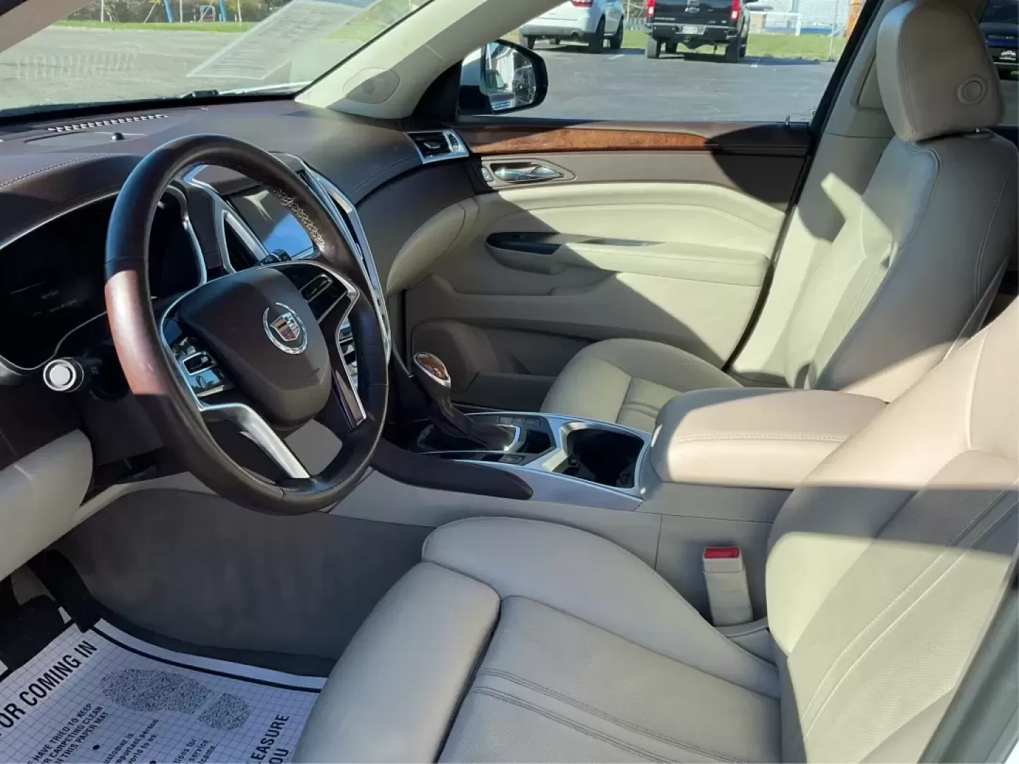 2014 Cadillac SRX Luxury Collection (3GYFNBE35ES) with an 3.6L V-6 gasoline direct injection engine, located at 401 Woodman Dr, Riverside, OH, 45431, (937) 908-9800, 39.760899, -84.123421 - **Elevate Your Everyday Adventures with the 2014 Cadillac SRX Luxury Collection!**<br /> <br /> Are you ready to redefine your driving experience? Imagine cruising through the picturesque streets of Riverside, OH, in a vehicle that seamlessly blends luxury, comfort, and practicality. The 2014 Cadill - Photo#9