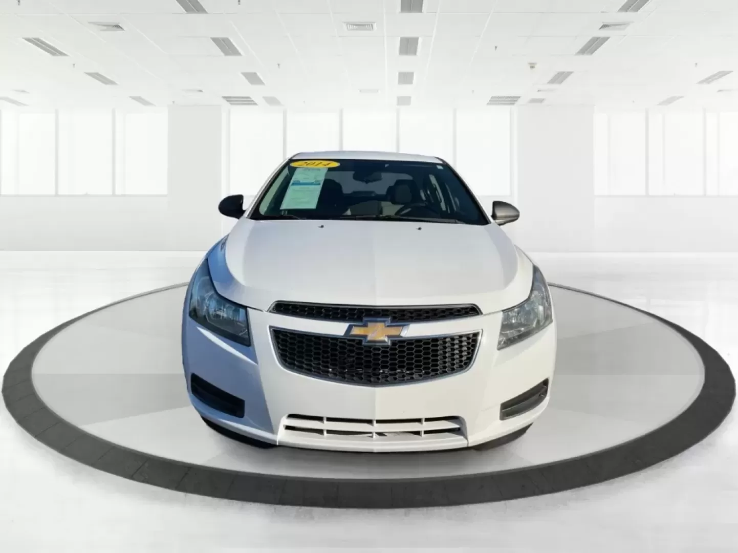 2014 Chevrolet Cruze LS Auto (1G1PA5SG7E7) with an ECOTEC 1.8L I-4 DOHC engine, located at 1230 East Main St, Xenia, OH, 45385, (937) 908-9800, 39.688026, -83.910172 - **Discover the Perfect Sedan for Your Daily Journey: 2014 Chevrolet Cruze at Advantage Car and Credit - Xenia!**<br /> <br /> Are you in search of a reliable and stylish vehicle that suits all aspects of your life? Look no further than this exceptional 2014 Chevrolet Cruze, available at Advantage Ca - Photo#7