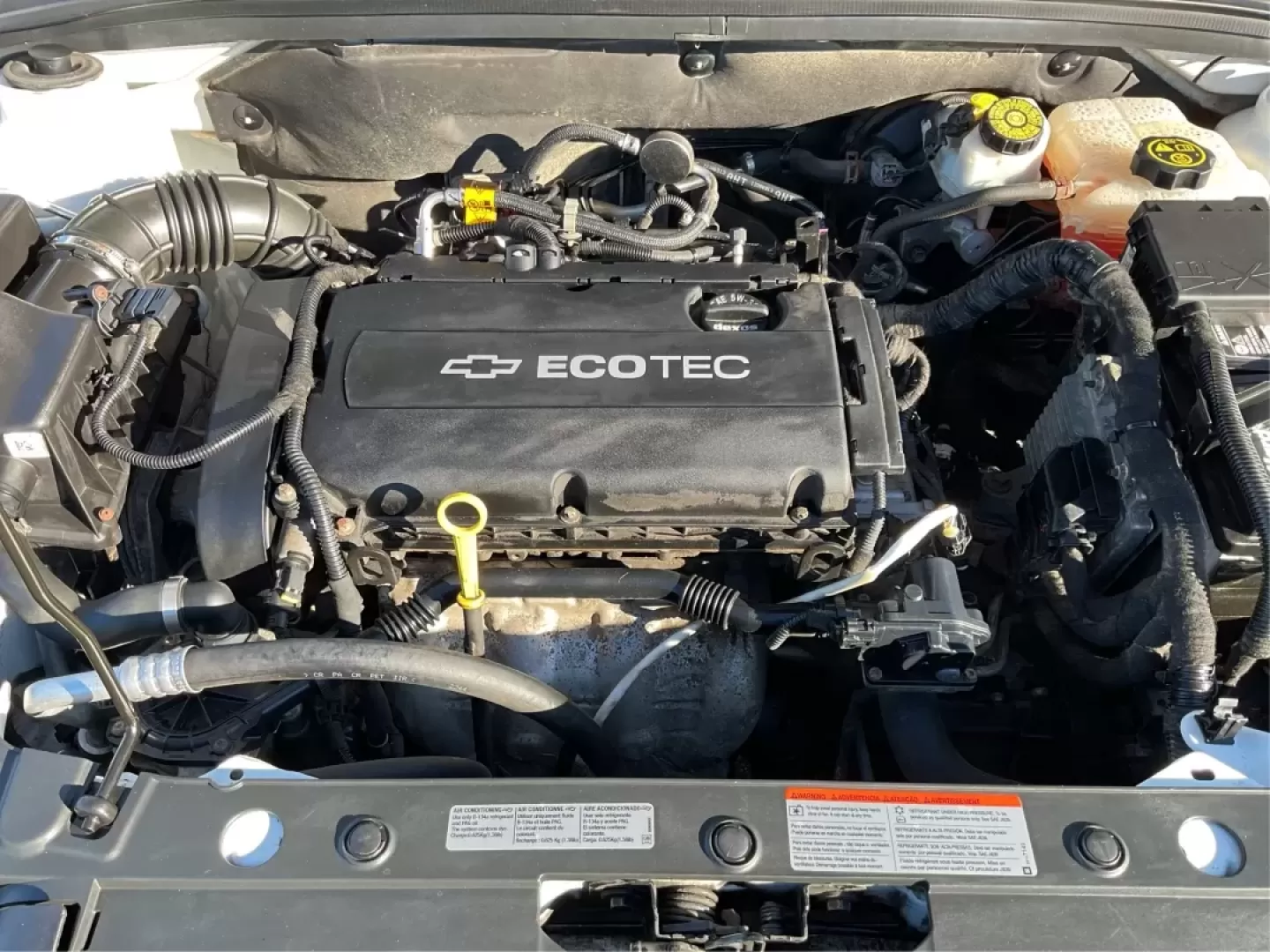 2014 Chevrolet Cruze LS Auto (1G1PA5SG7E7) with an ECOTEC 1.8L I-4 DOHC engine, located at 1230 East Main St, Xenia, OH, 45385, (937) 908-9800, 39.688026, -83.910172 - **Discover the Perfect Sedan for Your Daily Journey: 2014 Chevrolet Cruze at Advantage Car and Credit - Xenia!**<br /> <br /> Are you in search of a reliable and stylish vehicle that suits all aspects of your life? Look no further than this exceptional 2014 Chevrolet Cruze, available at Advantage Ca - Photo#11