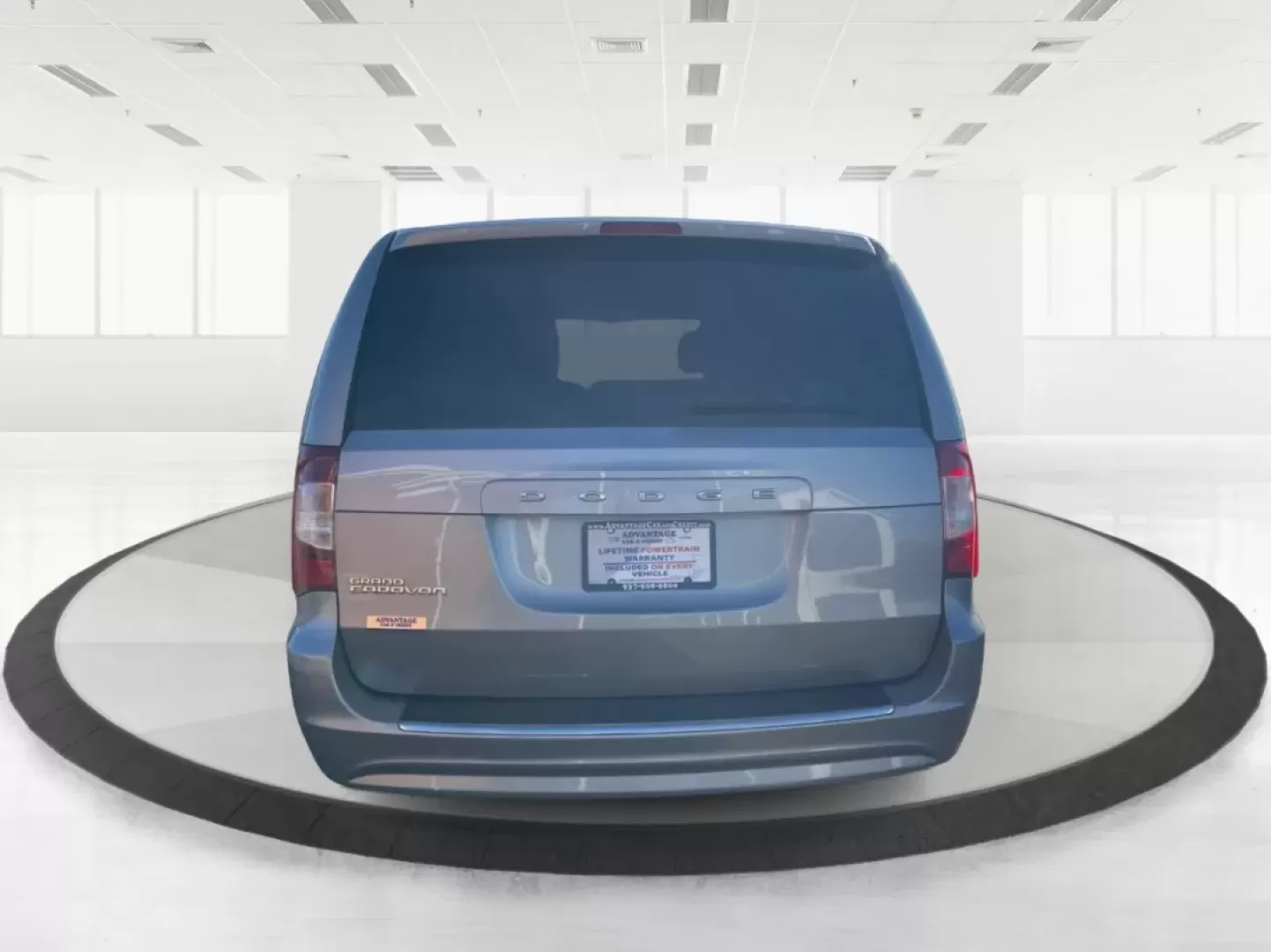 2016 Dodge Grand Caravan SE (2C4RDGBG0GR) with an Pentastar 3.6L V-6 DOHC engine, located at 1230 East Main St, Xenia, OH, 45385, (937) 908-9800, 39.688026, -83.910172 - **Experience the Freedom of Family Adventures with the 2016 Dodge Grand Caravan SE!** <br /> <br /> Are you in search of the perfect vehicle for family road trips, daily commutes, or weekend adventures? Look no further than the 2016 Dodge Grand Caravan SE, available at Advantage Car and Credit in X - Photo#3