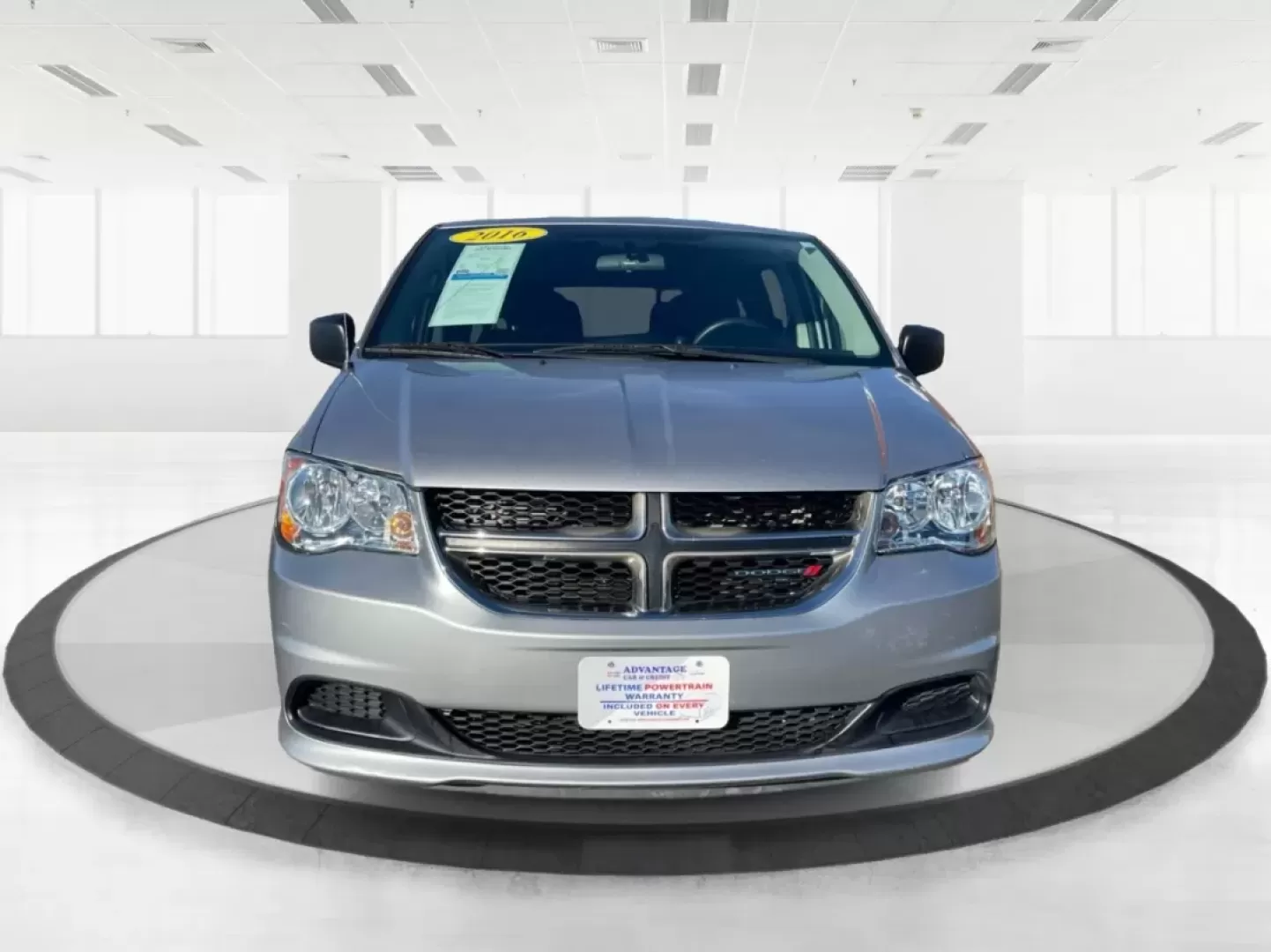 2016 Dodge Grand Caravan SE (2C4RDGBG0GR) with an Pentastar 3.6L V-6 DOHC engine, located at 1230 East Main St, Xenia, OH, 45385, (937) 908-9800, 39.688026, -83.910172 - **Experience the Freedom of Family Adventures with the 2016 Dodge Grand Caravan SE!** <br /> <br /> Are you in search of the perfect vehicle for family road trips, daily commutes, or weekend adventures? Look no further than the 2016 Dodge Grand Caravan SE, available at Advantage Car and Credit in X - Photo#7