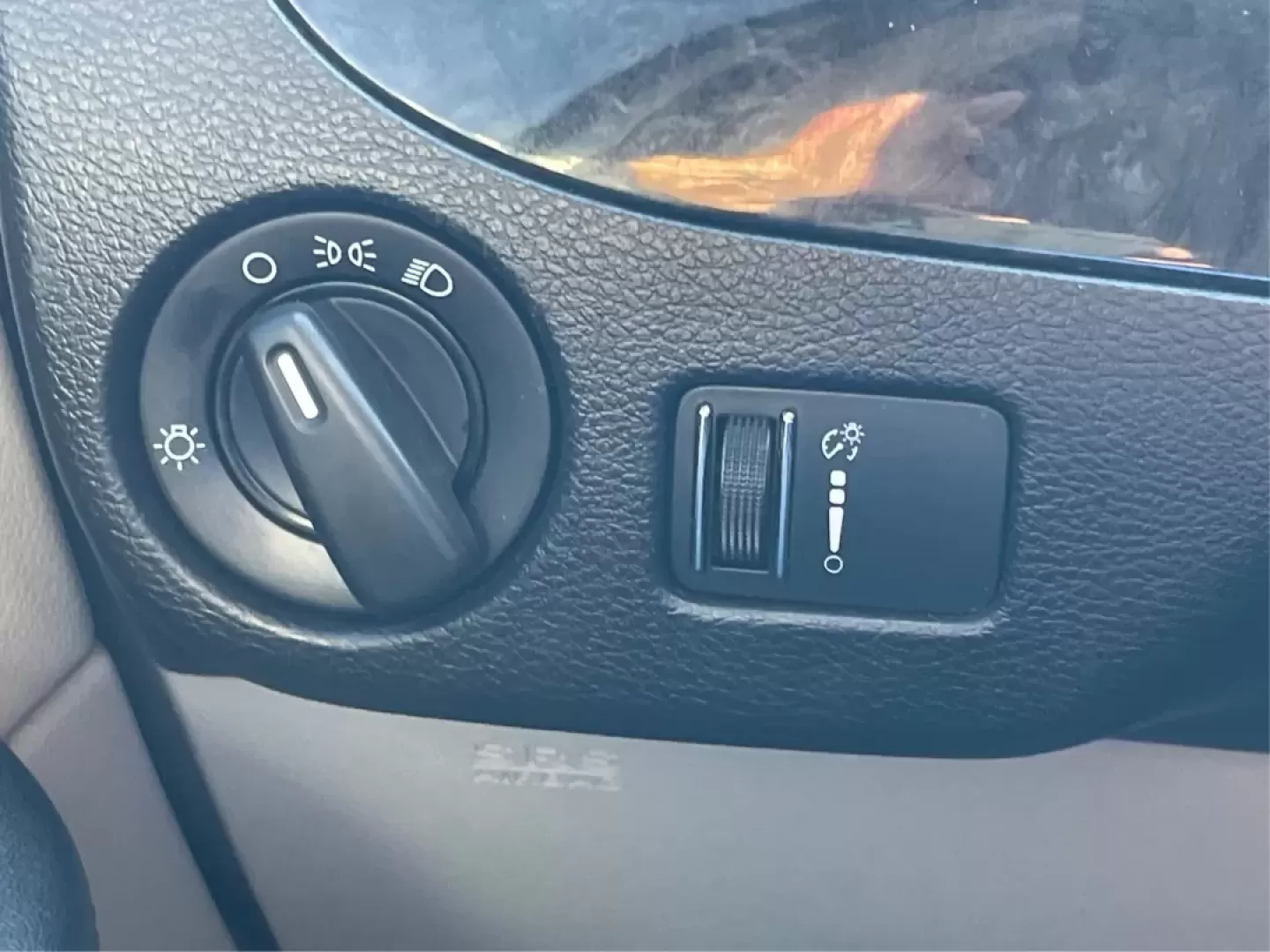 2016 Dodge Grand Caravan SE (2C4RDGBG0GR) with an Pentastar 3.6L V-6 DOHC engine, located at 1230 East Main St, Xenia, OH, 45385, (937) 908-9800, 39.688026, -83.910172 - **Experience the Freedom of Family Adventures with the 2016 Dodge Grand Caravan SE!** <br /> <br /> Are you in search of the perfect vehicle for family road trips, daily commutes, or weekend adventures? Look no further than the 2016 Dodge Grand Caravan SE, available at Advantage Car and Credit in X - Photo#17