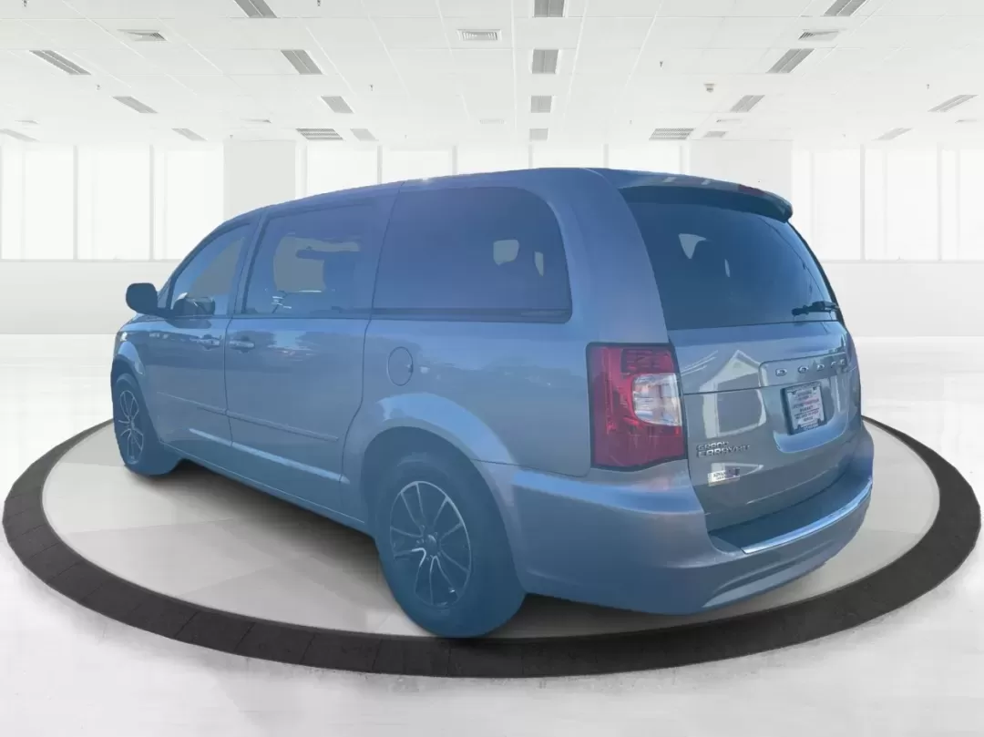 2016 Dodge Grand Caravan SE (2C4RDGBG0GR) with an Pentastar 3.6L V-6 DOHC engine, located at 1184 Kauffman Ave, Fairborn, OH, 45324, (937) 908-9800, 39.807072, -84.030914 - **Experience the Freedom of Family Adventures with the 2016 Dodge Grand Caravan SE!** <br /> <br /> Are you in search of the perfect vehicle for family road trips, daily commutes, or weekend adventures? Look no further than the 2016 Dodge Grand Caravan SE, available at Advantage Car and Credit in X - Photo#4