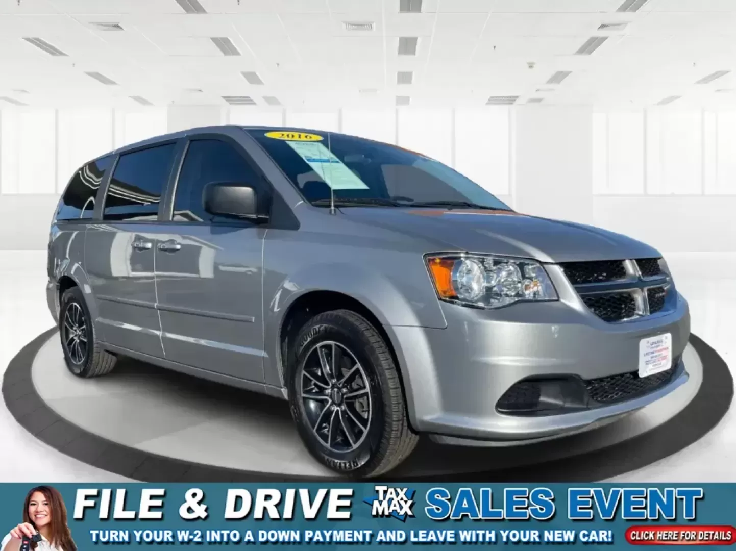 2016 Dodge Grand Caravan SE (2C4RDGBG0GR) with an Pentastar 3.6L V-6 DOHC engine, 6A transmission, located at 8750 N County Rd 25A, Piqua, OH, 45356, (937) 908-9800, 40.164391, -84.232513 - **Experience the Freedom of Family Adventures with the 2016 Dodge Grand Caravan SE!** <br /> <br /> Are you in search of the perfect vehicle for family road trips, daily commutes, or weekend adventures? Look no further than the 2016 Dodge Grand Caravan SE, available at Advantage Car and Credit in X - Photo#0