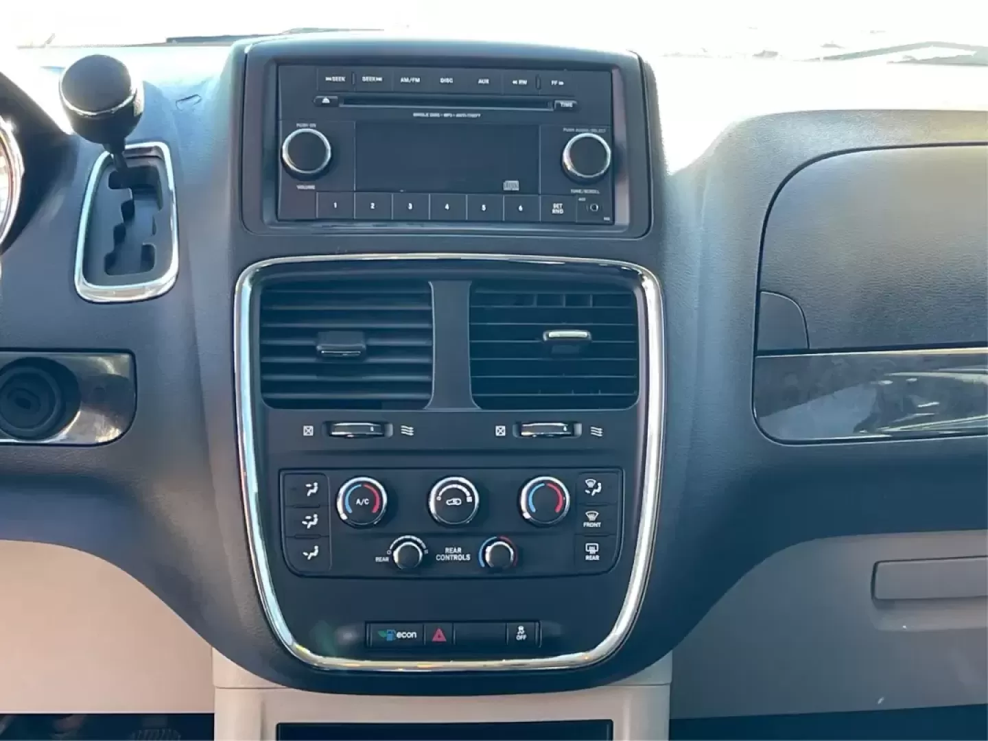 2016 Dodge Grand Caravan SE (2C4RDGBG0GR) with an Pentastar 3.6L V-6 DOHC engine, 6A transmission, located at 8750 N County Rd 25A, Piqua, OH, 45356, (937) 908-9800, 40.164391, -84.232513 - **Experience the Freedom of Family Adventures with the 2016 Dodge Grand Caravan SE!** <br /> <br /> Are you in search of the perfect vehicle for family road trips, daily commutes, or weekend adventures? Look no further than the 2016 Dodge Grand Caravan SE, available at Advantage Car and Credit in X - Photo#13