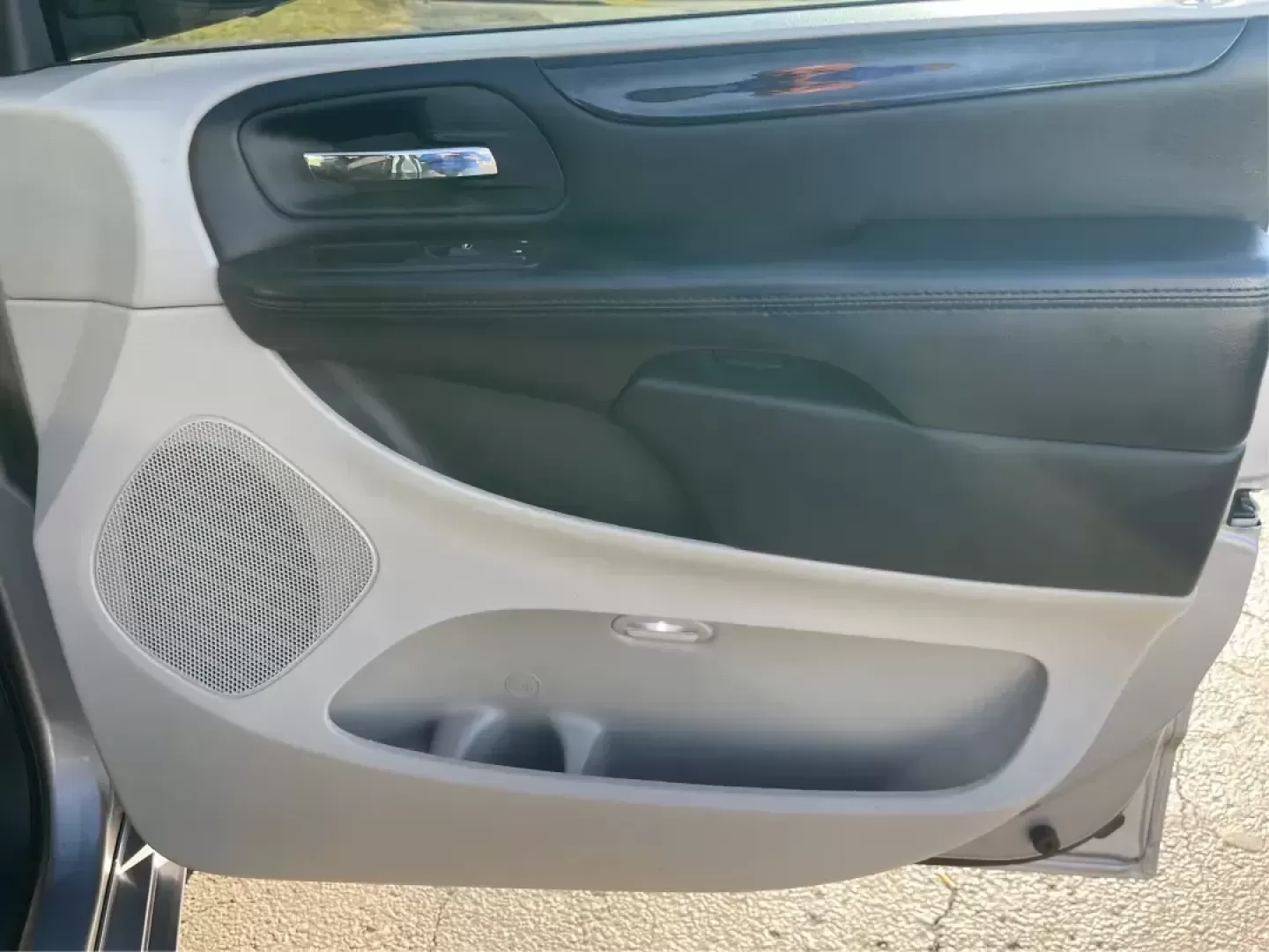 2016 Dodge Grand Caravan SE (2C4RDGBG0GR) with an Pentastar 3.6L V-6 DOHC engine, 6A transmission, located at 8750 N County Rd 25A, Piqua, OH, 45356, (937) 908-9800, 40.164391, -84.232513 - **Experience the Freedom of Family Adventures with the 2016 Dodge Grand Caravan SE!** <br /> <br /> Are you in search of the perfect vehicle for family road trips, daily commutes, or weekend adventures? Look no further than the 2016 Dodge Grand Caravan SE, available at Advantage Car and Credit in X - Photo#20