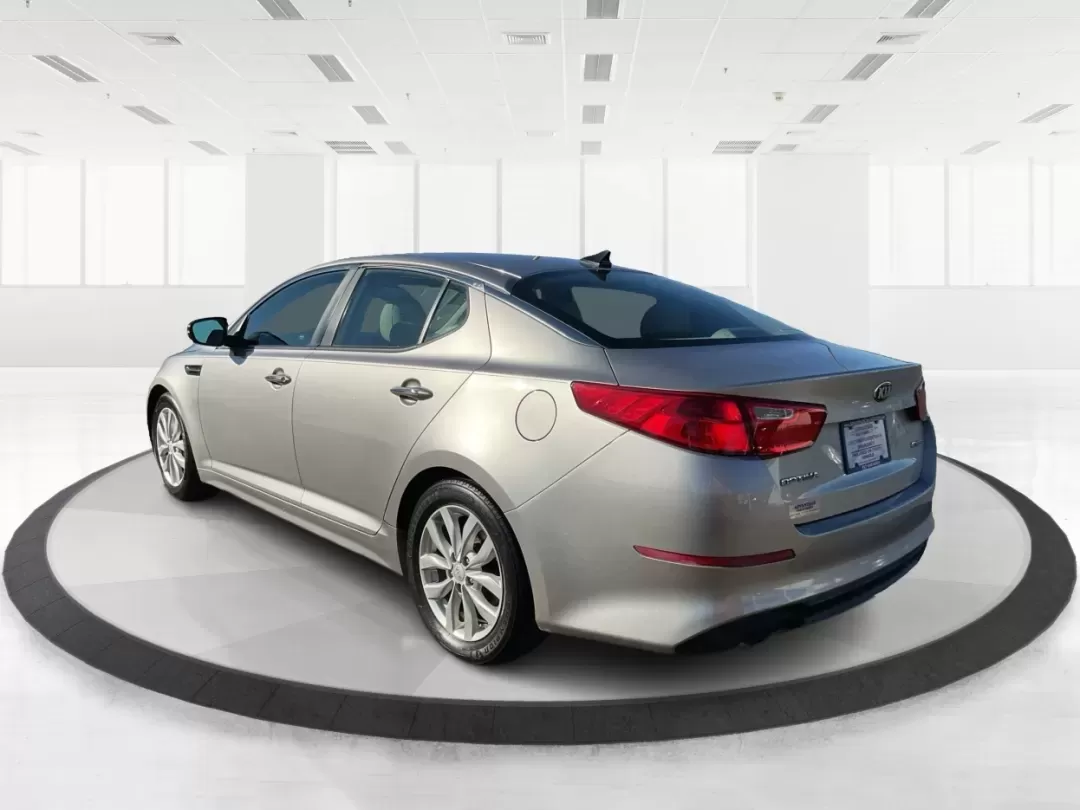 2015 Kia Optima EX (5XXGN4A74FG) with an Theta II 2.4L I-4 gasoline direct injection engine, located at 1230 East Main St, Xenia, OH, 45385, (937) 908-9800, 39.688026, -83.910172 - Experience the perfect blend of style, comfort, and reliability with this 2015 Kia Optima EX at Advantage Car and Credit in Xenia, OH. Whether you're embarking on daily commutes, family road trips, or simply looking for a trusty companion for your adventures, this vehicle is designed to meet your di - Photo#4
