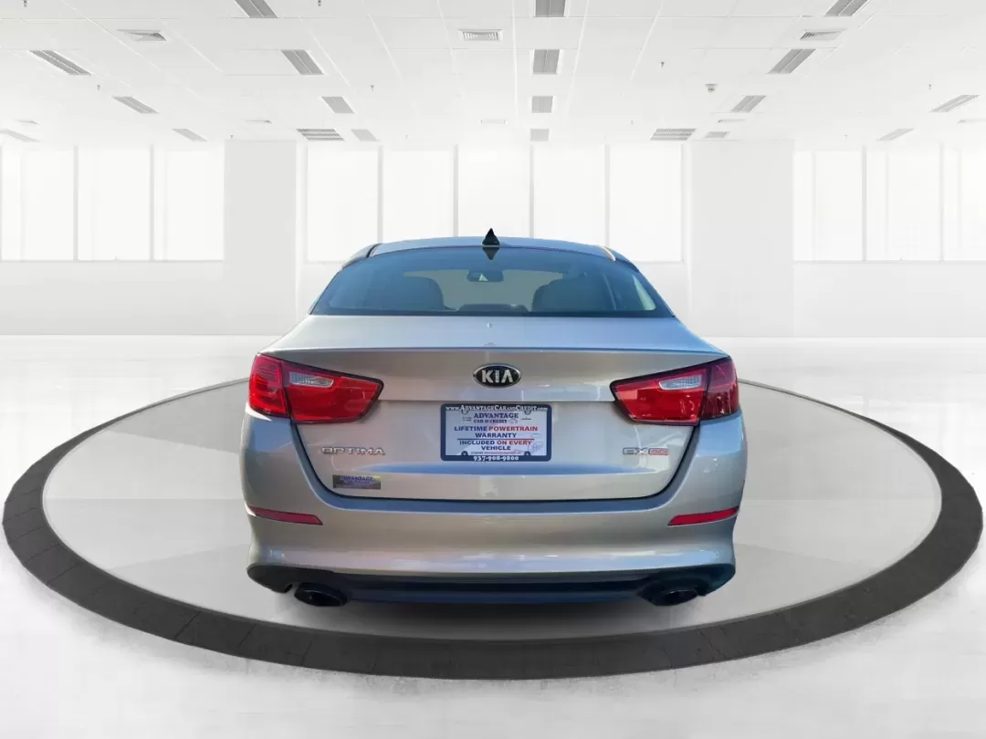 2015 Kia Optima EX (5XXGN4A74FG) with an Theta II 2.4L I-4 gasoline direct injection engine, 6-Speed Automatic transmission, located at 4508 South Dixie Dr, Moraine, OH, 45439, (937) 908-9800, 39.689976, -84.218452 - Experience the perfect blend of style, comfort, and reliability with this 2015 Kia Optima EX at Advantage Car and Credit in Xenia, OH. Whether you're embarking on daily commutes, family road trips, or simply looking for a trusty companion for your adventures, this vehicle is designed to meet your di - Photo#3