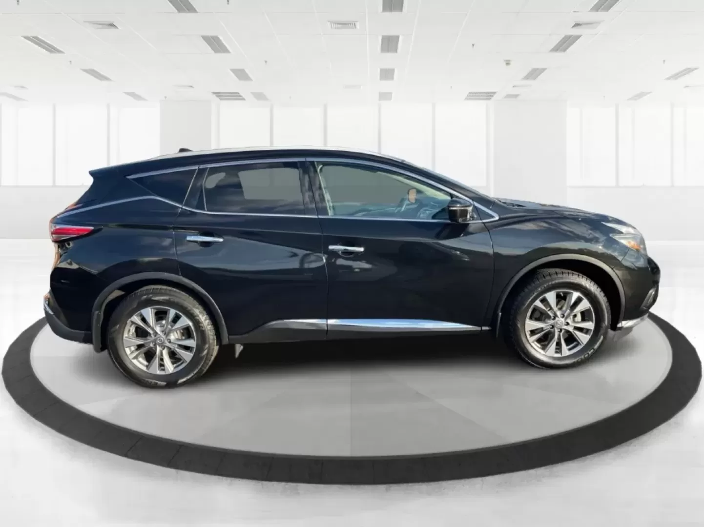 2018 Nissan Murano SL (5N1AZ2MG3JN) with an 3.5L V-6 DOHC engine, located at 880 E. National Road, Vandalia, OH, 45377, (937) 908-9800, 39.891918, -84.183594 - **Discover Your Next Adventure with the 2018 Nissan Murano SL Perfect for Growing Families and Weekend Getaways!**<br /> <br /> Are you ready to elevate your driving experience? At Advantage Car and Credit in Vandalia, OH, we are excited to offer a superb 2018 Nissan Murano SL that perfectly balanc - Photo#1