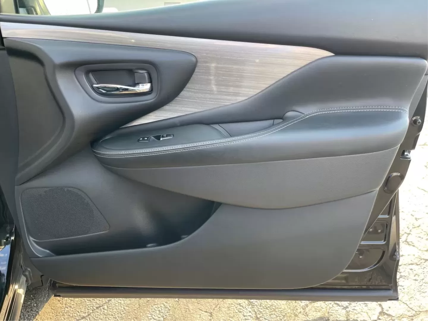 2018 Nissan Murano SL (5N1AZ2MG3JN) with an 3.5L V-6 DOHC engine, located at 880 E. National Road, Vandalia, OH, 45377, (937) 908-9800, 39.891918, -84.183594 - **Discover Your Next Adventure with the 2018 Nissan Murano SL Perfect for Growing Families and Weekend Getaways!**<br /> <br /> Are you ready to elevate your driving experience? At Advantage Car and Credit in Vandalia, OH, we are excited to offer a superb 2018 Nissan Murano SL that perfectly balanc - Photo#20