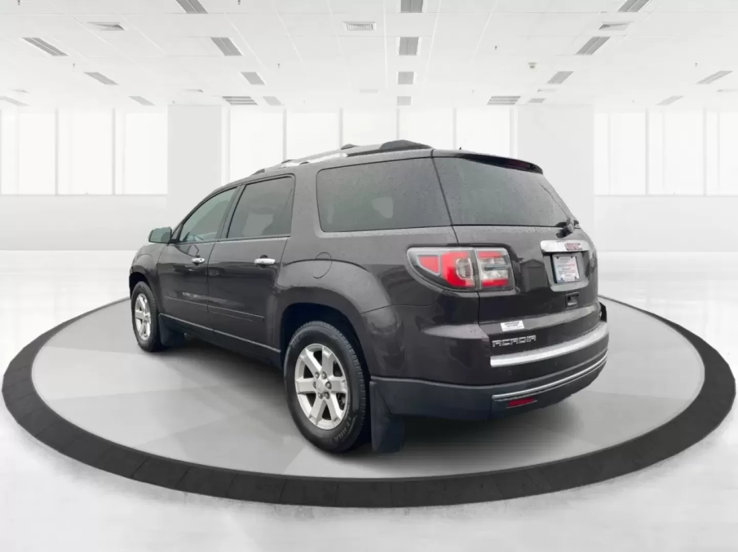 2015 GMC Acadia SLE-2 (1GKKVPKD4FJ) with an 3.6L V-6 gasoline direct injection engine, located at 1099 N County Rd 25A , Troy, OH, 45373, (937) 908-9800, 40.057079, -84.212883 - **Explore the Open Road with the 2015 GMC Acadia SLE-2 Your Family's Adventure Awaits!**<br /> <br /> Are you ready to elevate your family adventures? The 2015 GMC Acadia SLE-2 is the perfect choice for families seeking both comfort and versatility. With its spacious interior, powerful performance, - Photo#4