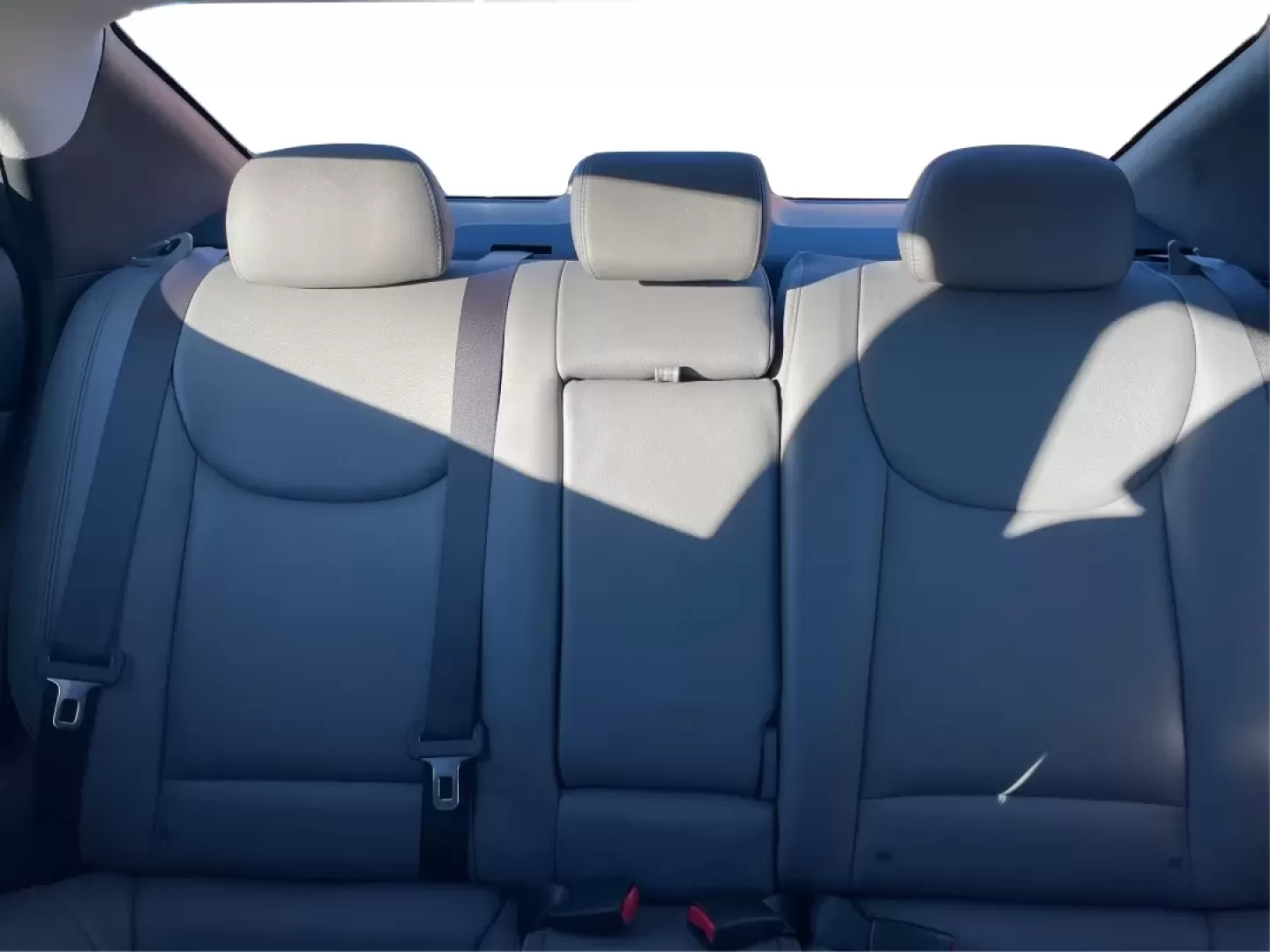 2013 Hyundai Elantra Limited (5NPDH4AE8DH) with an 1.8L I-4 DOHC engine, located at 1099 N County Rd 25A , Troy, OH, 45373, (937) 908-9800, 40.057079, -84.212883 - Elevate your daily commute and family adventures with the versatile and stylish 2013 Hyundai Elantra Limited, available now at Advantage Car and Credit - Troy. This exceptional sedan is designed for those who appreciate a blend of comfort, efficiency, and advanced technology, making it an ideal choi - Photo#14