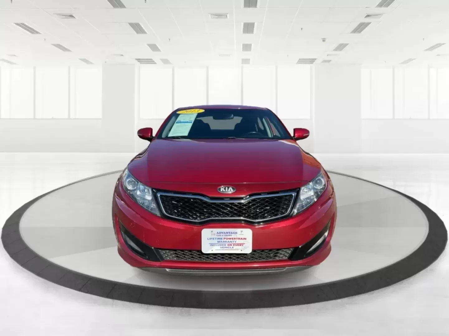 2013 Kia Optima SX (5XXGR4A68DG) with an 2L I-4 gasoline direct injection engine, located at 880 E. National Road, Vandalia, OH, 45377, (937) 908-9800, 39.891918, -84.183594 - **Experience Unmatched Comfort and Style with the 2013 Kia Optima SX**<br /> <br /> Are you in the market for a reliable vehicle that perfectly blends style, comfort, and functionality? Look no further than the stunning 2013 Kia Optima SX, available now at Advantage Car and Credit in Vandalia, OH. T - Photo#7