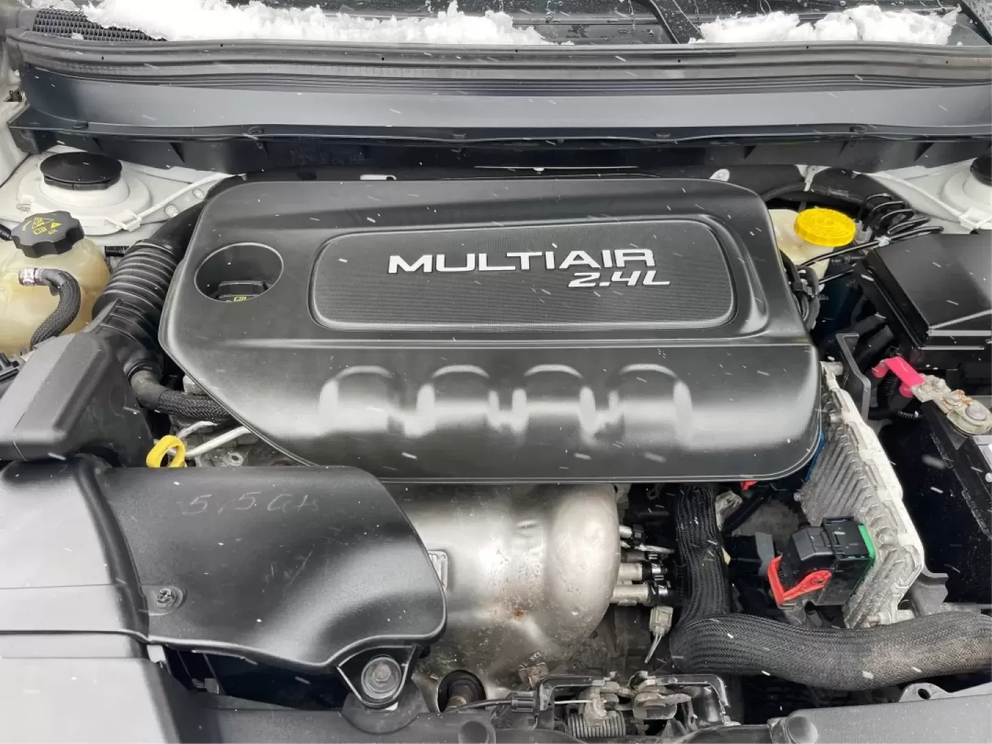 2015 Jeep Cherokee Latitude (1C4PJMCB7FW) with an Other engine, located at 4508 South Dixie Dr, Moraine, OH, 45439, (937) 908-9800, 39.689976, -84.218452 - **Adventure Awaits with the 2015 Jeep Cherokee Latitude - Perfect for Your Next Journey!**<br /> <br /> If you're searching for a versatile, reliable vehicle that seamlessly fits into your busy lifestyle, look no further than this stunning 2015 Jeep Cherokee Latitude, now available at Advantage Car - Photo#11