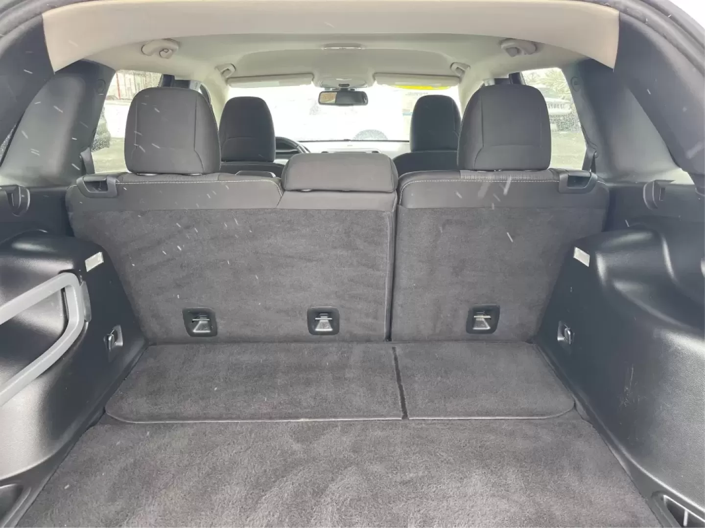 2015 Jeep Cherokee Latitude (1C4PJMCB7FW) with an Other engine, located at 4508 South Dixie Dr, Moraine, OH, 45439, (937) 908-9800, 39.689976, -84.218452 - **Adventure Awaits with the 2015 Jeep Cherokee Latitude - Perfect for Your Next Journey!**<br /> <br /> If you're searching for a versatile, reliable vehicle that seamlessly fits into your busy lifestyle, look no further than this stunning 2015 Jeep Cherokee Latitude, now available at Advantage Car - Photo#12