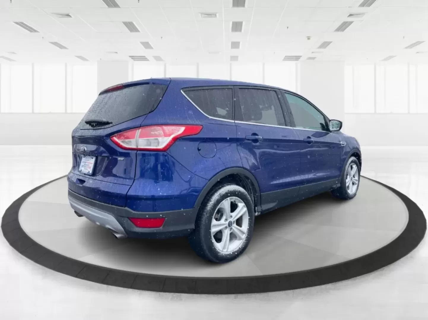 2015 Ford Escape SE (1FMCU0G73FU) with an Other engine, located at 880 E. National Road, Vandalia, OH, 45377, (937) 908-9800, 39.891918, -84.183594 - **Adventure Awaits: 2015 Ford Escape SE - Your Gateway to Freedom!**<br /> <br /> Are you ready to elevate your weekend getaways or tackle your daily commute with style and confidence? The 2015 Ford Escape SE is the perfect companion for those who crave adventure without sacrificing comfort. At Adva - Photo#2