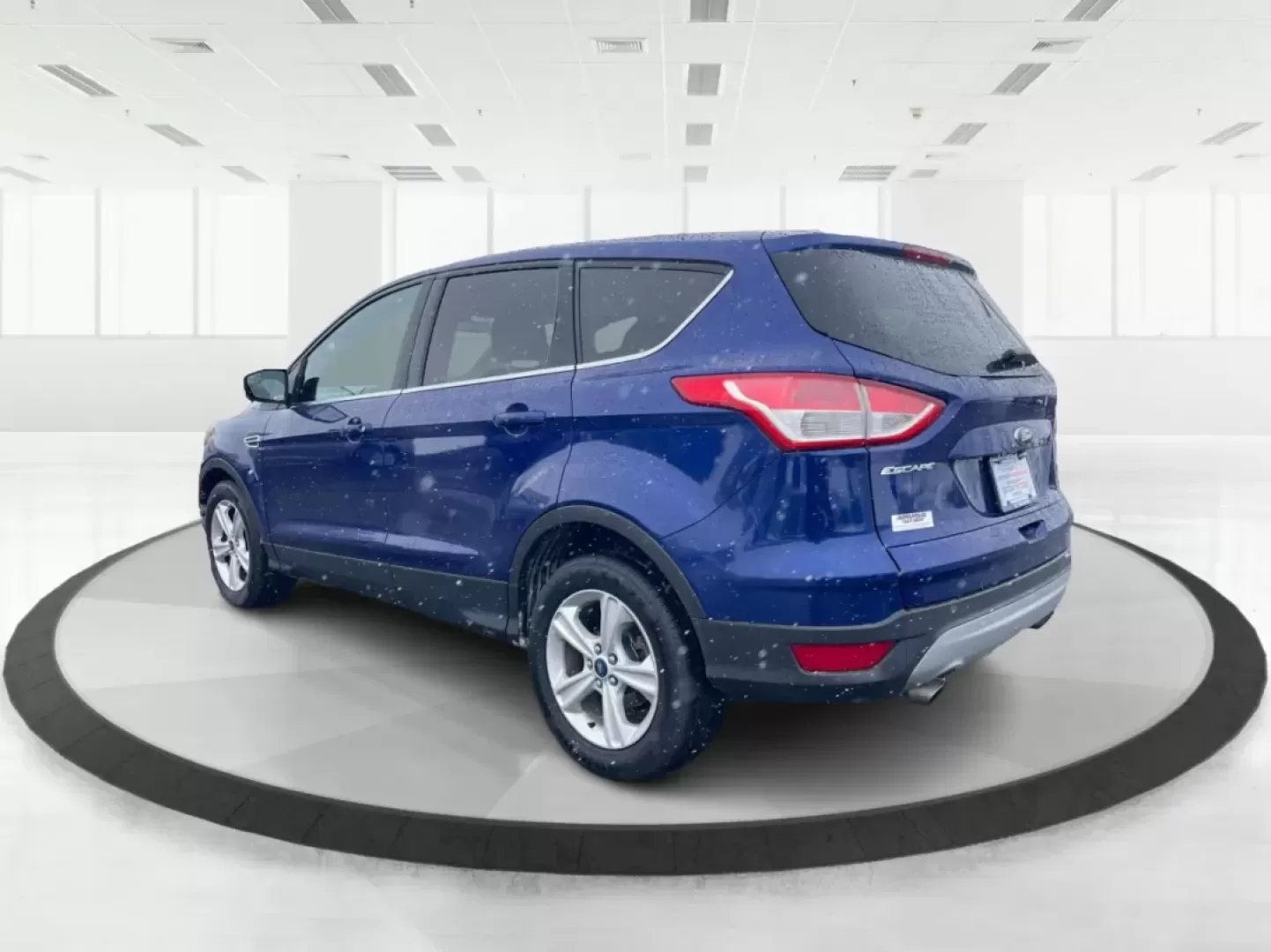 2015 Ford Escape SE (1FMCU0G73FU) with an Other engine, located at 880 E. National Road, Vandalia, OH, 45377, (937) 908-9800, 39.891918, -84.183594 - **Adventure Awaits: 2015 Ford Escape SE - Your Gateway to Freedom!**<br /> <br /> Are you ready to elevate your weekend getaways or tackle your daily commute with style and confidence? The 2015 Ford Escape SE is the perfect companion for those who crave adventure without sacrificing comfort. At Adva - Photo#4