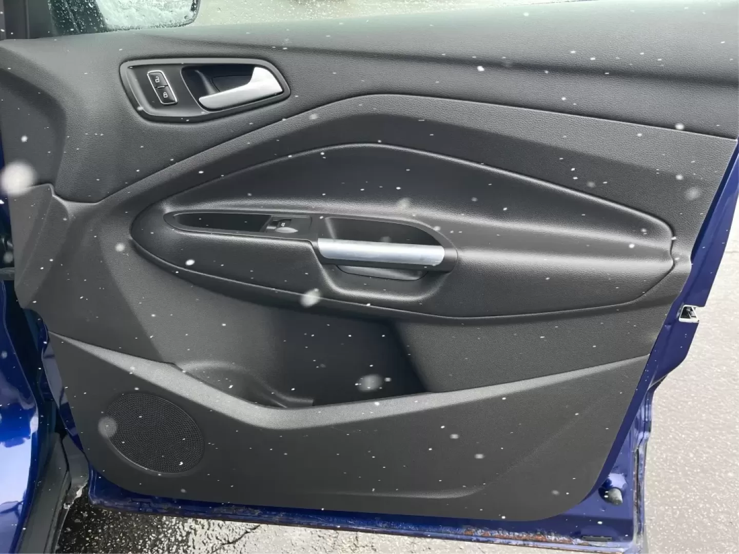 2015 Ford Escape SE (1FMCU0G73FU) with an Other engine, located at 880 E. National Road, Vandalia, OH, 45377, (937) 908-9800, 39.891918, -84.183594 - **Adventure Awaits: 2015 Ford Escape SE - Your Gateway to Freedom!**<br /> <br /> Are you ready to elevate your weekend getaways or tackle your daily commute with style and confidence? The 2015 Ford Escape SE is the perfect companion for those who crave adventure without sacrificing comfort. At Adva - Photo#20