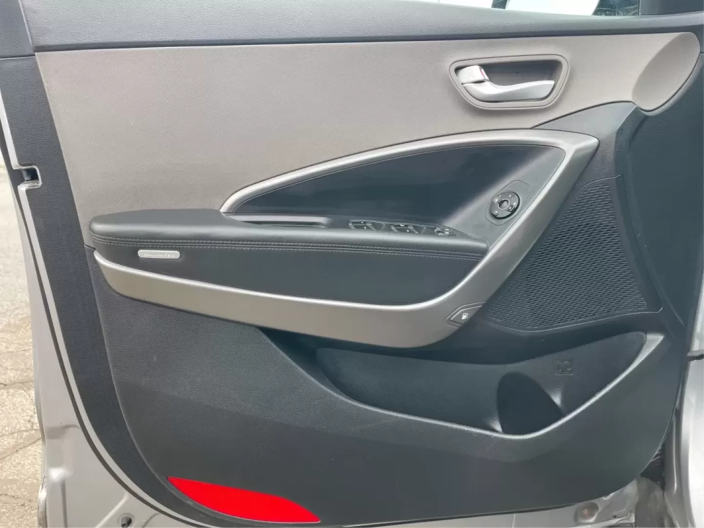 2014 Hyundai Santa Fe Limited (KM8SNDHF0EU) with an Lambda II 3.3L V-6 gasoline direct injection engine, located at 1099 N County Rd 25A , Troy, OH, 45373, (937) 908-9800, 40.057079, -84.212883 - **Rediscover Adventures with the 2014 Hyundai Santa Fe Limited Perfect for Families and Explorers Alike!**<br /> <br /> Are you searching for a reliable and spacious SUV that can accommodate your growing family or be the perfect companion for weekend getaways? Look no further than this stunning 201 - Photo#19