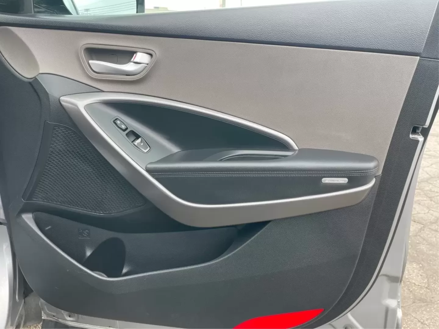 2014 Hyundai Santa Fe Limited (KM8SNDHF0EU) with an Lambda II 3.3L V-6 gasoline direct injection engine, located at 1099 N County Rd 25A , Troy, OH, 45373, (937) 908-9800, 40.057079, -84.212883 - **Rediscover Adventures with the 2014 Hyundai Santa Fe Limited Perfect for Families and Explorers Alike!**<br /> <br /> Are you searching for a reliable and spacious SUV that can accommodate your growing family or be the perfect companion for weekend getaways? Look no further than this stunning 201 - Photo#20