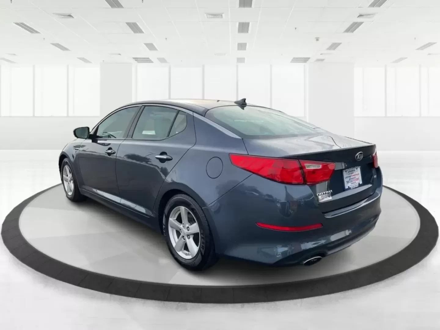 2015 Kia Optima LX (5XXGM4A77FG) with an Theta II 2.4L I-4 gasoline direct injection engine, located at 8750 N County Rd 25A, Piqua, OH, 45356, (937) 908-9800, 40.164391, -84.232513 - Are you seeking a reliable and stylish vehicle that's perfect for your daily commute or weekend getaways? Look no further than this outstanding 2015 Kia Optima LX, available now at Advantage Car and Credit in Piqua, OH! This sleek sedan combines functionality and comfort, making it an ideal choice f - Photo#4