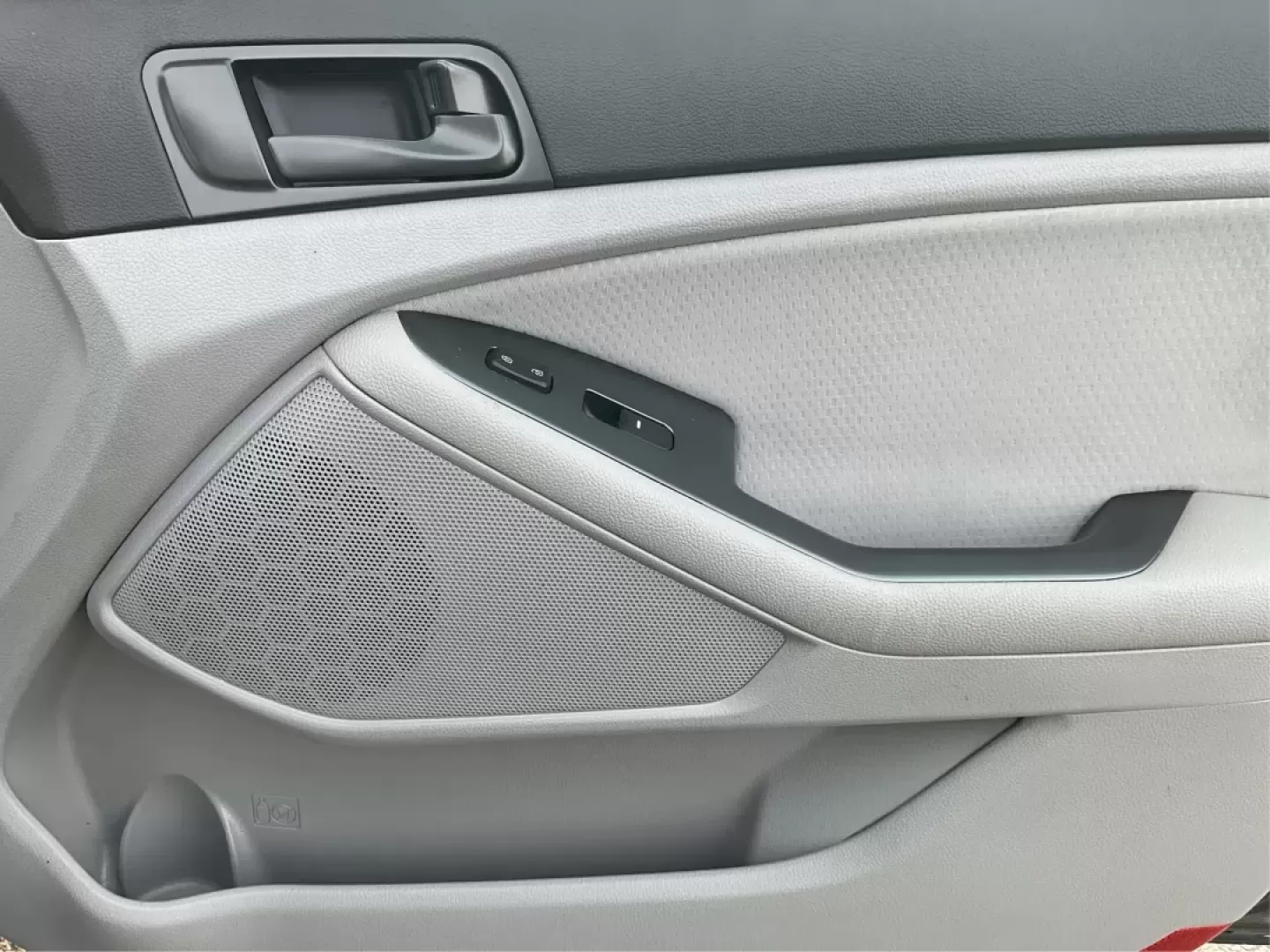 2015 Kia Optima LX (5XXGM4A77FG) with an Theta II 2.4L I-4 gasoline direct injection engine, located at 1099 N County Rd 25A , Troy, OH, 45373, (937) 908-9800, 40.057079, -84.212883 - Are you seeking a reliable and stylish vehicle that's perfect for your daily commute or weekend getaways? Look no further than this outstanding 2015 Kia Optima LX, available now at Advantage Car and Credit in Piqua, OH! This sleek sedan combines functionality and comfort, making it an ideal choice f - Photo#18