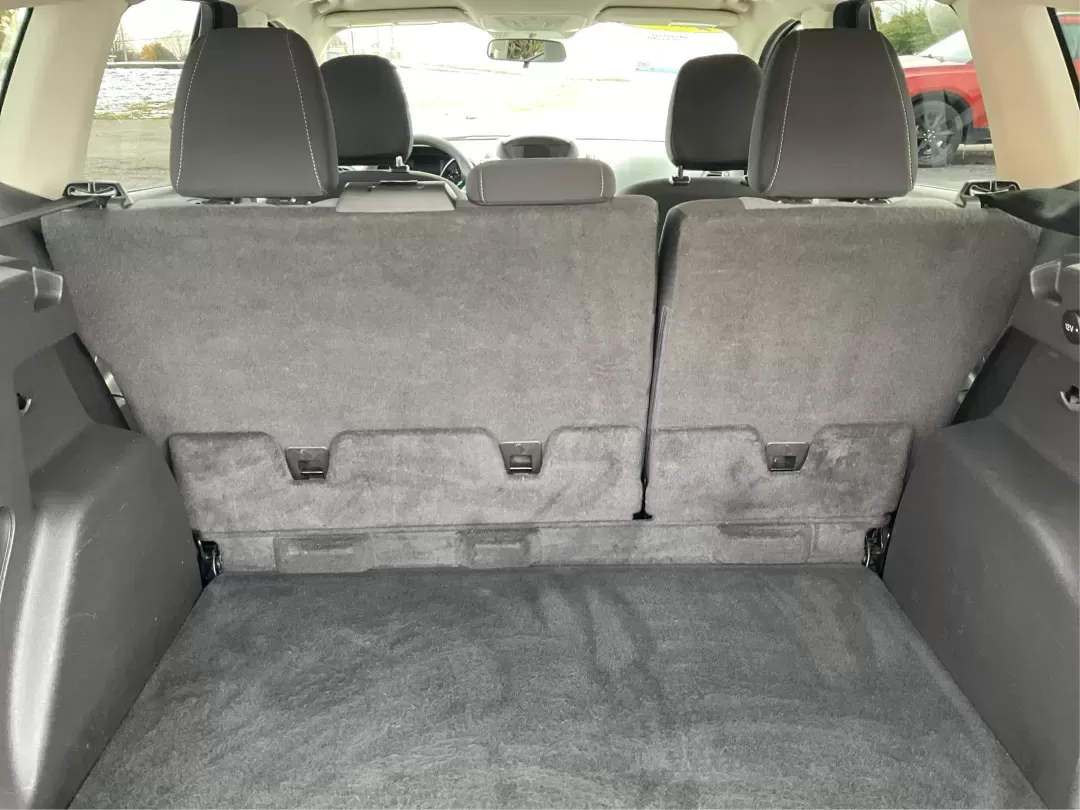 2018 Ford Escape SE (1FMCU0GD7JU) with an Other engine, located at 8750 N County Rd 25A, Piqua, OH, 45356, (937) 908-9800, 40.164391, -84.232513 - **Discover Your Next Adventure with the 2018 Ford Escape SE at Advantage Car and Credit - Piqua!**<br /> <br /> Are you ready to elevate your daily commute or weekend getaways? The 2018 Ford Escape SE is the perfect vehicle for those who crave both style and functionality in their daily lives. Wheth - Photo#12