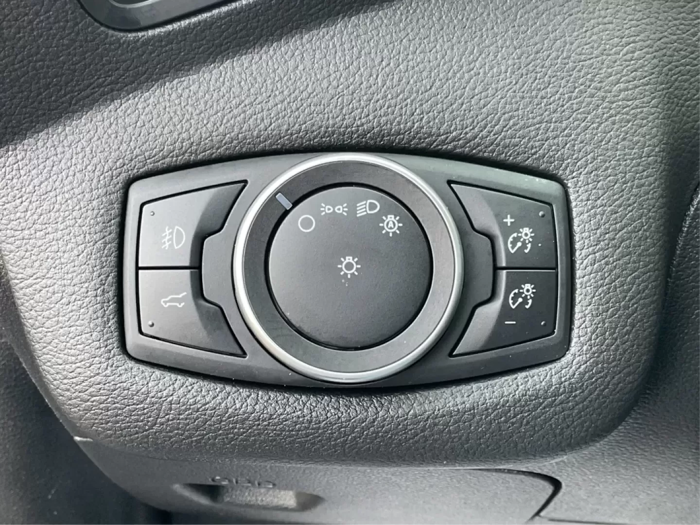 2018 Ford Escape SE (1FMCU0GD7JU) with an Other engine, located at 8750 N County Rd 25A, Piqua, OH, 45356, (937) 908-9800, 40.164391, -84.232513 - **Discover Your Next Adventure with the 2018 Ford Escape SE at Advantage Car and Credit - Piqua!**<br /> <br /> Are you ready to elevate your daily commute or weekend getaways? The 2018 Ford Escape SE is the perfect vehicle for those who crave both style and functionality in their daily lives. Wheth - Photo#17