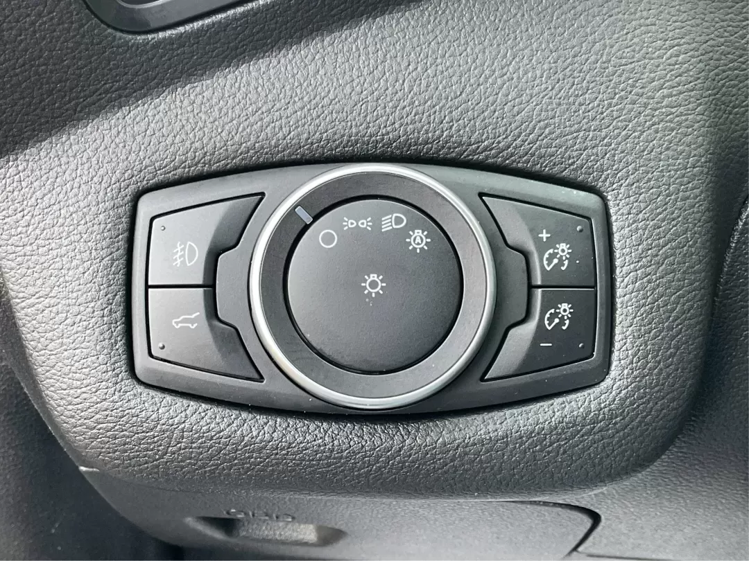 2018 Ford Escape SE (1FMCU0GD7JU) with an Other engine, located at 8750 N County Rd 25A, Piqua, OH, 45356, (937) 908-9800, 40.164391, -84.232513 - **Discover Your Next Adventure with the 2018 Ford Escape SE at Advantage Car and Credit - Piqua!**<br /> <br /> Are you ready to elevate your daily commute or weekend getaways? The 2018 Ford Escape SE is the perfect vehicle for those who crave both style and functionality in their daily lives. Wheth - Photo#17