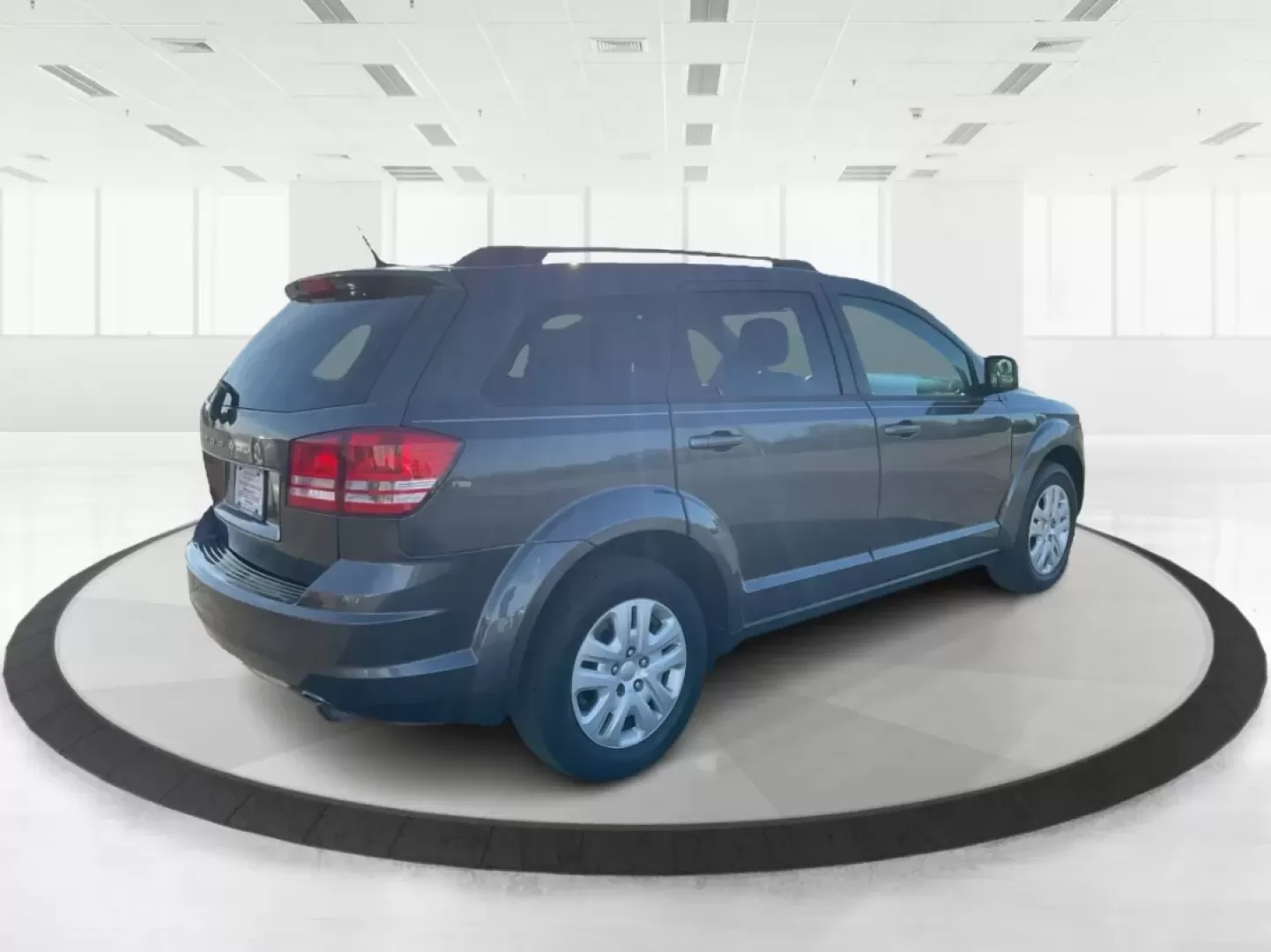 2016 Dodge Journey SE (3C4PDCAB8GT) with an Tigershark MultiAir 2.4L I-4 DOHC engine, located at 4508 South Dixie Dr, Moraine, OH, 45439, (937) 908-9800, 39.689976, -84.218452 - **Experience Life in Motion with the 2016 Dodge Journey SE SUV at Advantage Car and Credit - Moraine!**<br /> <br /> Are you ready to elevate your lifestyle? The 2016 Dodge Journey SE is the perfect blend of style, comfort, and versatility, making it the ideal SUV for growing families, weekend adven - Photo#2