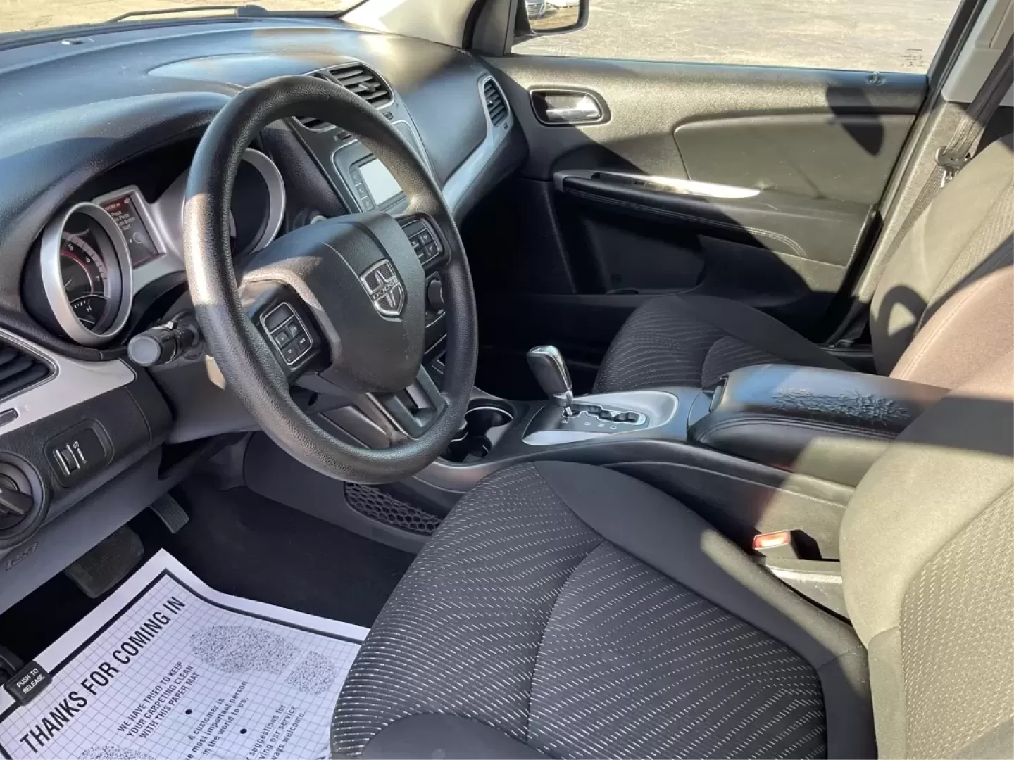 2016 Dodge Journey SE (3C4PDCAB8GT) with an Tigershark MultiAir 2.4L I-4 DOHC engine, located at 4508 South Dixie Dr, Moraine, OH, 45439, (937) 908-9800, 39.689976, -84.218452 - **Experience Life in Motion with the 2016 Dodge Journey SE SUV at Advantage Car and Credit - Moraine!**<br /> <br /> Are you ready to elevate your lifestyle? The 2016 Dodge Journey SE is the perfect blend of style, comfort, and versatility, making it the ideal SUV for growing families, weekend adven - Photo#8