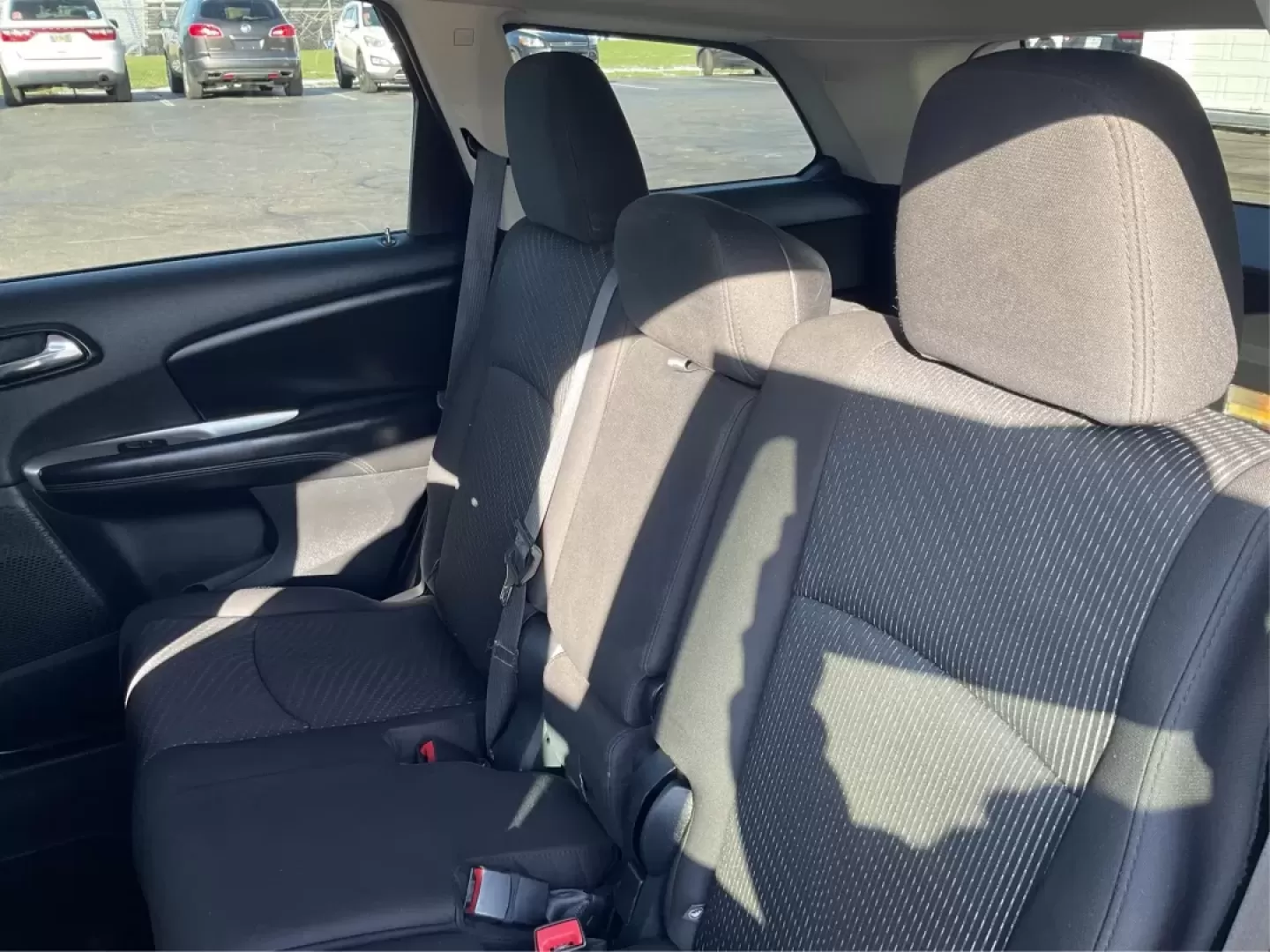 2016 Dodge Journey SE (3C4PDCAB8GT) with an Tigershark MultiAir 2.4L I-4 DOHC engine, located at 4508 South Dixie Dr, Moraine, OH, 45439, (937) 908-9800, 39.689976, -84.218452 - **Experience Life in Motion with the 2016 Dodge Journey SE SUV at Advantage Car and Credit - Moraine!**<br /> <br /> Are you ready to elevate your lifestyle? The 2016 Dodge Journey SE is the perfect blend of style, comfort, and versatility, making it the ideal SUV for growing families, weekend adven - Photo#9