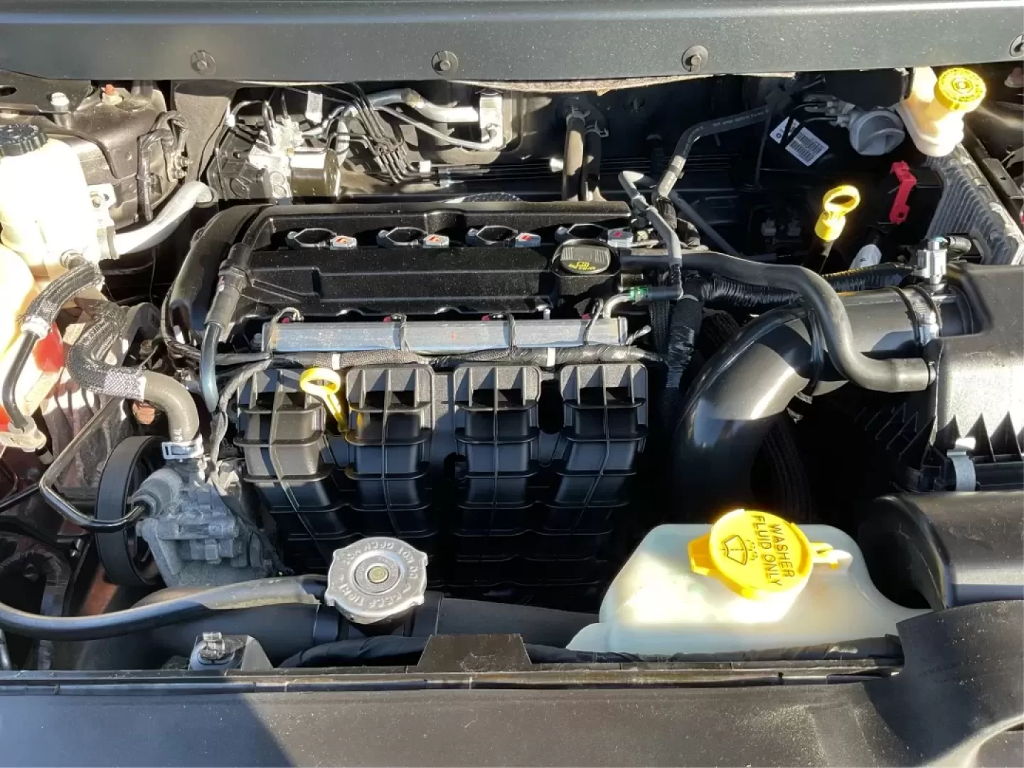 2016 Dodge Journey SE (3C4PDCAB8GT) with an Tigershark MultiAir 2.4L I-4 DOHC engine, located at 4508 South Dixie Dr, Moraine, OH, 45439, (937) 908-9800, 39.689976, -84.218452 - **Experience Life in Motion with the 2016 Dodge Journey SE SUV at Advantage Car and Credit - Moraine!**<br /> <br /> Are you ready to elevate your lifestyle? The 2016 Dodge Journey SE is the perfect blend of style, comfort, and versatility, making it the ideal SUV for growing families, weekend adven - Photo#10