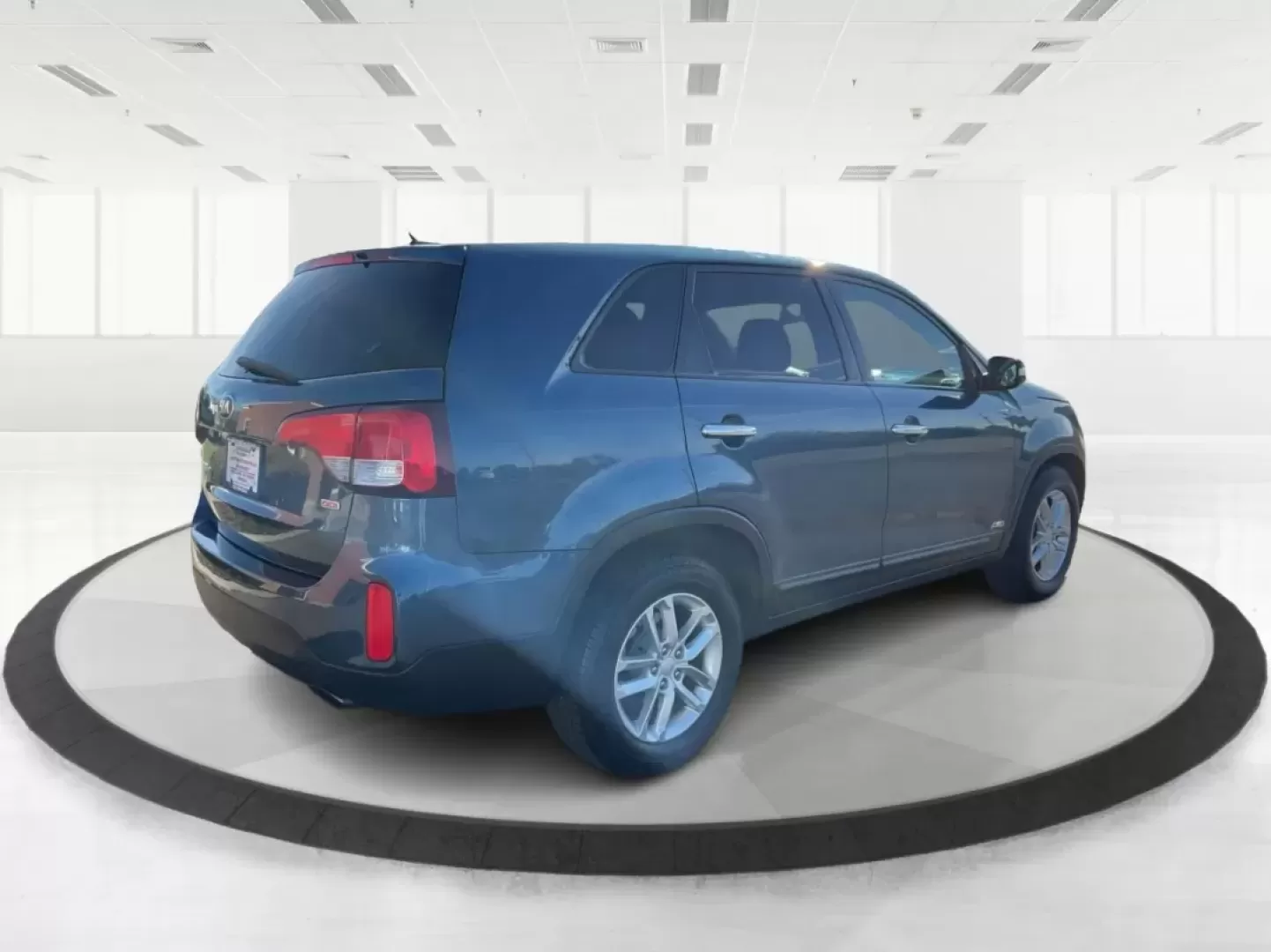 2014 Kia Sorento LX (5XYKTCA66EG) with an 2.4L I-4 gasoline direct injection engine, located at 4508 South Dixie Dr, Moraine, OH, 45439, (937) 908-9800, 39.689976, -84.218452 - ### Adventure Awaits with the 2014 Kia Sorento LX at Advantage Car and Credit - Moraine!<br /> <br /> Are you ready to elevate your family outings, weekend getaways, or daily commutes? The **2014 Kia Sorento LX** is your ultimate companion for all adventures, blending comfort, functionality, and sty - Photo#2