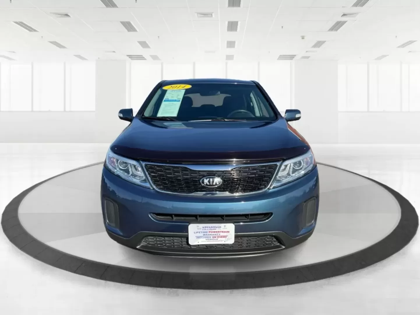 2014 Kia Sorento LX (5XYKTCA66EG) with an 2.4L I-4 gasoline direct injection engine, located at 4508 South Dixie Dr, Moraine, OH, 45439, (937) 908-9800, 39.689976, -84.218452 - ### Adventure Awaits with the 2014 Kia Sorento LX at Advantage Car and Credit - Moraine!<br /> <br /> Are you ready to elevate your family outings, weekend getaways, or daily commutes? The **2014 Kia Sorento LX** is your ultimate companion for all adventures, blending comfort, functionality, and sty - Photo#5