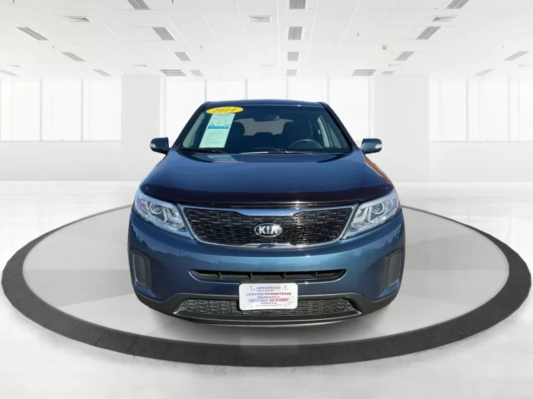 2014 Kia Sorento LX (5XYKTCA66EG) with an 2.4L I-4 gasoline direct injection engine, located at 4508 South Dixie Dr, Moraine, OH, 45439, (937) 908-9800, 39.689976, -84.218452 - ### Adventure Awaits with the 2014 Kia Sorento LX at Advantage Car and Credit - Moraine!<br /> <br /> Are you ready to elevate your family outings, weekend getaways, or daily commutes? The **2014 Kia Sorento LX** is your ultimate companion for all adventures, blending comfort, functionality, and sty - Photo#5