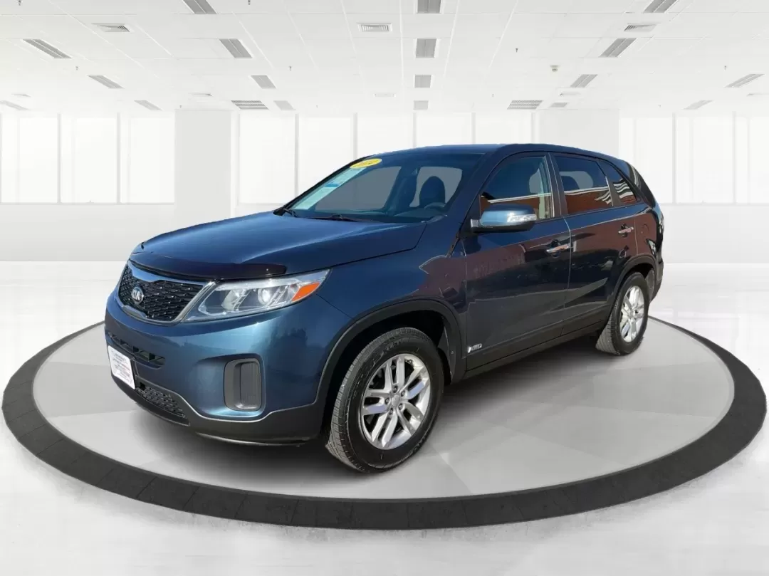 2014 Kia Sorento LX (5XYKTCA66EG) with an 2.4L I-4 gasoline direct injection engine, located at 4508 South Dixie Dr, Moraine, OH, 45439, (937) 908-9800, 39.689976, -84.218452 - ### Adventure Awaits with the 2014 Kia Sorento LX at Advantage Car and Credit - Moraine!<br /> <br /> Are you ready to elevate your family outings, weekend getaways, or daily commutes? The **2014 Kia Sorento LX** is your ultimate companion for all adventures, blending comfort, functionality, and sty - Photo#7