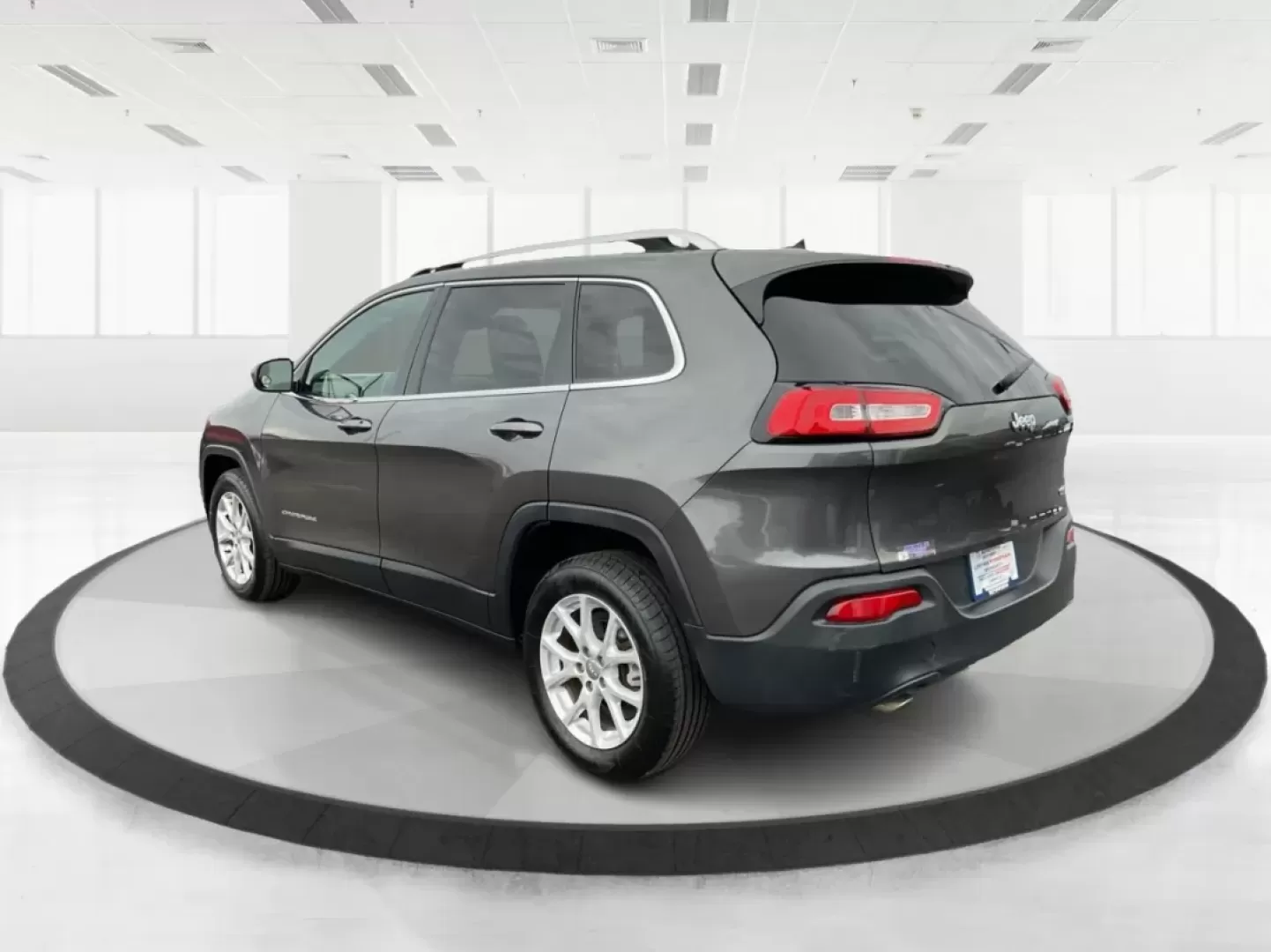 2014 Jeep Cherokee Latitude (1C4PJLCB1EW) with an Other engine, located at 1951 S Dayton Lakeview Rd., New Carlisle, OH, 45344, (937) 908-9800, 39.890999, -84.050255 - **Explore Adventure with the 2014 Jeep Cherokee Latitude at Advantage Car and Credit!**<br /> <br /> Are you ready to elevate your weekend adventures or enhance your daily commute? Look no further than this stunning 2014 Jeep Cherokee Latitude, available now at Advantage Car and Credit in New Carlis - Photo#4