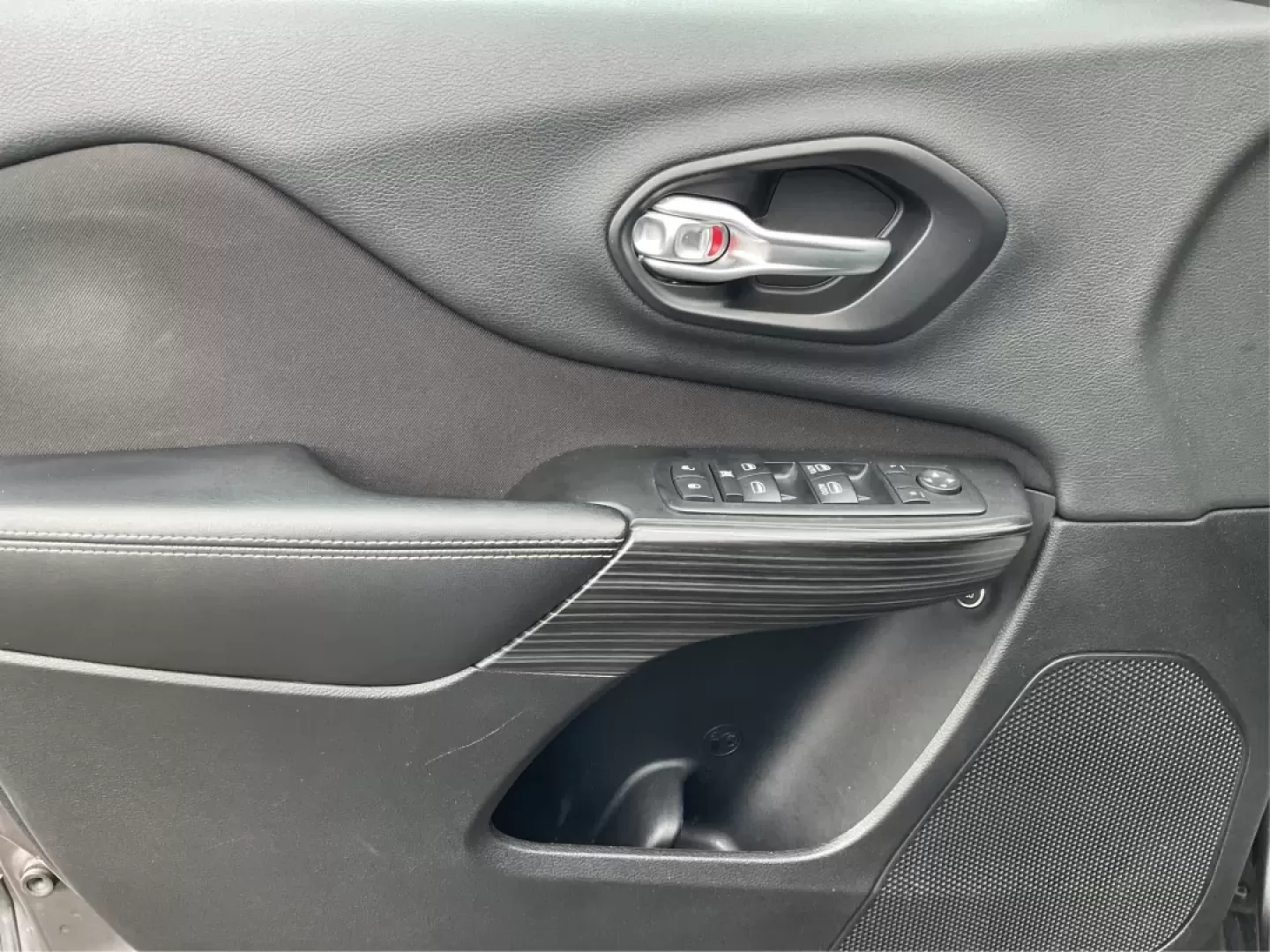 2014 Jeep Cherokee Latitude (1C4PJLCB1EW) with an Other engine, located at 1951 S Dayton Lakeview Rd., New Carlisle, OH, 45344, (937) 908-9800, 39.890999, -84.050255 - **Explore Adventure with the 2014 Jeep Cherokee Latitude at Advantage Car and Credit!**<br /> <br /> Are you ready to elevate your weekend adventures or enhance your daily commute? Look no further than this stunning 2014 Jeep Cherokee Latitude, available now at Advantage Car and Credit in New Carlis - Photo#18