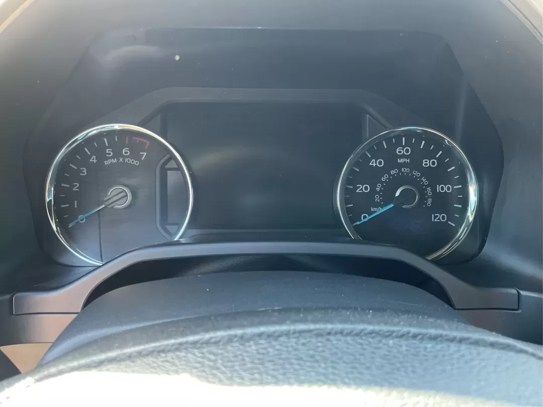 2015 Ford F-150 LARIAT (1FTEX1EPXFF) with an 2.7L V6 DOHC 24V engine, 6-Speed Automatic transmission, located at 401 Woodman Dr, Riverside, OH, 45431, (937) 908-9800, 39.760899, -84.123421 - **Discover Adventure with the 2015 Ford F-150 LARIAT at Advantage Car and Credit - Moraine!**<br /> <br /> Are you ready to elevate your lifestyle and take on new adventures? Imagine the freedom of hitting the open road, whether it's for weekend camping trips, hauling gear for your favorite hobbies, - Photo#14