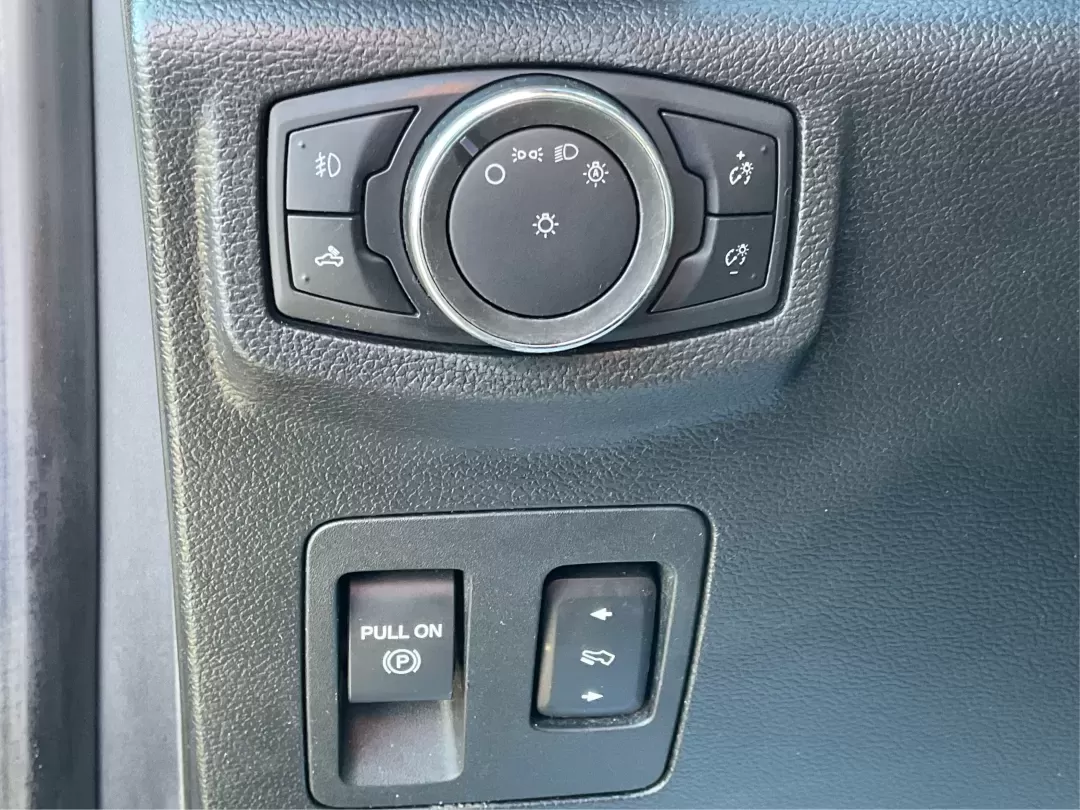 2015 Ford F-150 LARIAT (1FTEX1EPXFF) with an 2.7L V6 DOHC 24V engine, 6-Speed Automatic transmission, located at 401 Woodman Dr, Riverside, OH, 45431, (937) 908-9800, 39.760899, -84.123421 - **Discover Adventure with the 2015 Ford F-150 LARIAT at Advantage Car and Credit - Moraine!**<br /> <br /> Are you ready to elevate your lifestyle and take on new adventures? Imagine the freedom of hitting the open road, whether it's for weekend camping trips, hauling gear for your favorite hobbies, - Photo#16