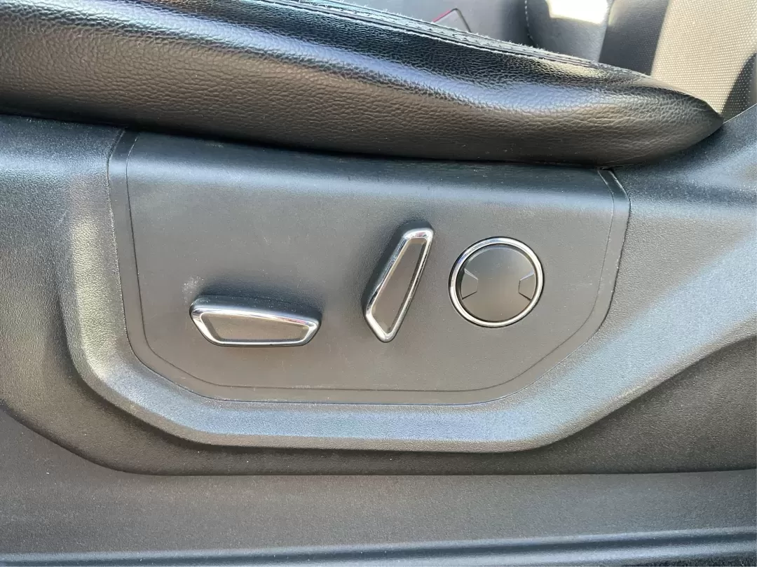 2015 Ford F-150 LARIAT (1FTEX1EPXFF) with an 2.7L V6 DOHC 24V engine, 6-Speed Automatic transmission, located at 401 Woodman Dr, Riverside, OH, 45431, (937) 908-9800, 39.760899, -84.123421 - **Discover Adventure with the 2015 Ford F-150 LARIAT at Advantage Car and Credit - Moraine!**<br /> <br /> Are you ready to elevate your lifestyle and take on new adventures? Imagine the freedom of hitting the open road, whether it's for weekend camping trips, hauling gear for your favorite hobbies, - Photo#17