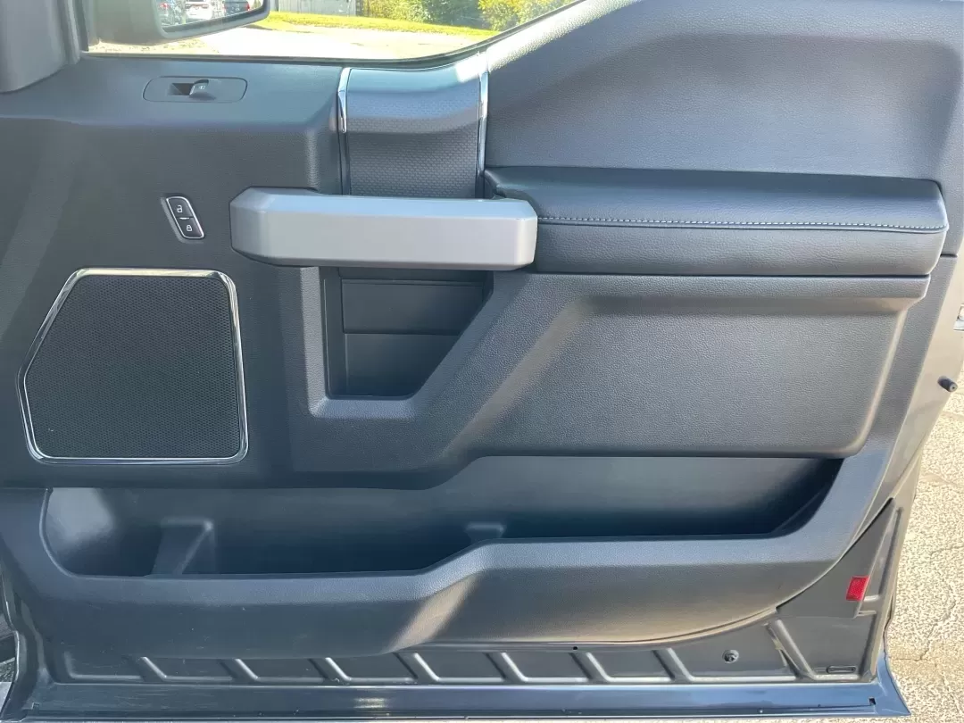 2015 Ford F-150 LARIAT (1FTEX1EPXFF) with an 2.7L V6 DOHC 24V engine, 6-Speed Automatic transmission, located at 401 Woodman Dr, Riverside, OH, 45431, (937) 908-9800, 39.760899, -84.123421 - **Discover Adventure with the 2015 Ford F-150 LARIAT at Advantage Car and Credit - Moraine!**<br /> <br /> Are you ready to elevate your lifestyle and take on new adventures? Imagine the freedom of hitting the open road, whether it's for weekend camping trips, hauling gear for your favorite hobbies, - Photo#19