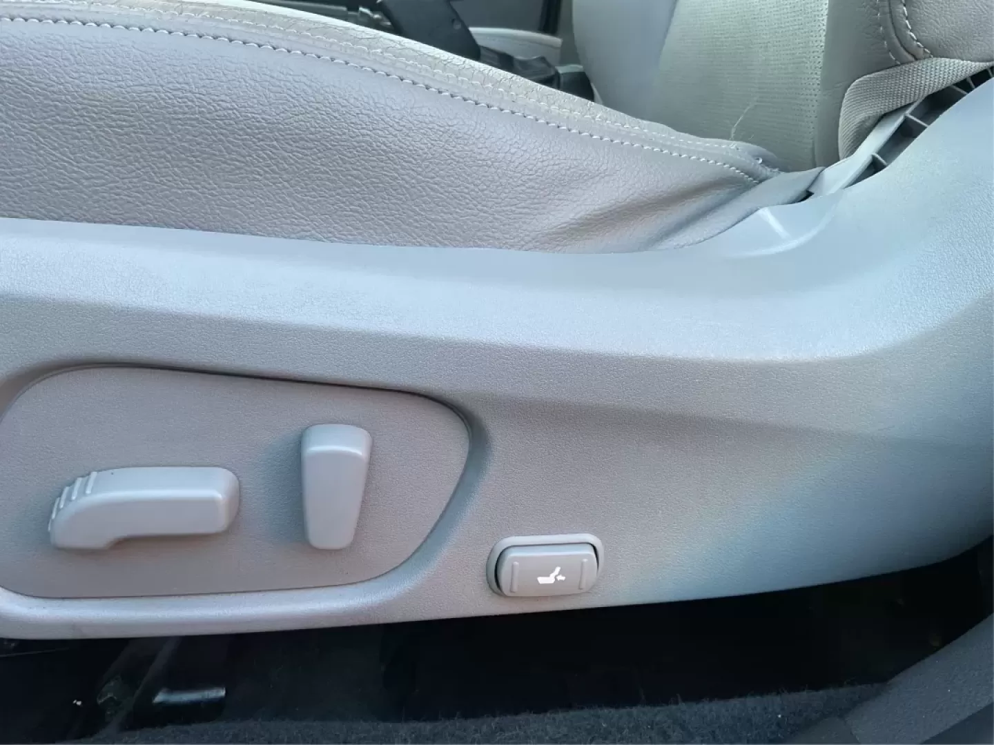 2015 Subaru Forester 2.5i Limited (JF2SJAHC5FH) with an 2.5L H-4 DOHC engine, 6-Speed Automatic transmission, located at 401 Woodman Dr, Riverside, OH, 45431, (937) 908-9800, 39.760899, -84.123421 - Looking for a reliable vehicle that can seamlessly transition from daily commutes to weekend adventures? Look no further than the 2015 Subaru Forester 2.5i Limited, available now at Advantage Car and Credit in Xenia, OH. This versatile SUV is perfect for growing families, outdoor enthusiasts, and an - Photo#17