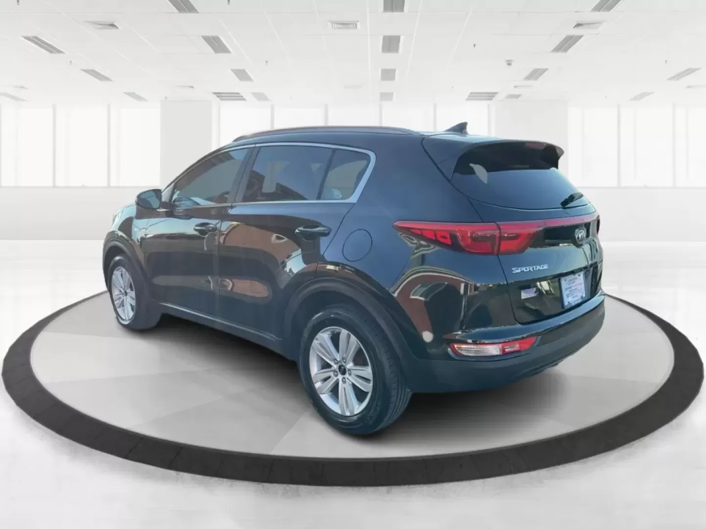 2017 Kia Sportage LX (KNDPMCACXH7) with an Theta II 2.4L I-4 gasoline direct injection engine, located at 880 E. National Road, Vandalia, OH, 45377, (937) 908-9800, 39.891918, -84.183594 - **Adventure Awaits with the 2017 Kia Sportage LX Perfect for Your Next Family Road Trip!**<br /> <br /> Looking for a reliable, stylish, and versatile vehicle that's ideal for everything from family outings to weekend getaways? Look no further than the 2017 Kia Sportage LX, available now at Advanta - Photo#4