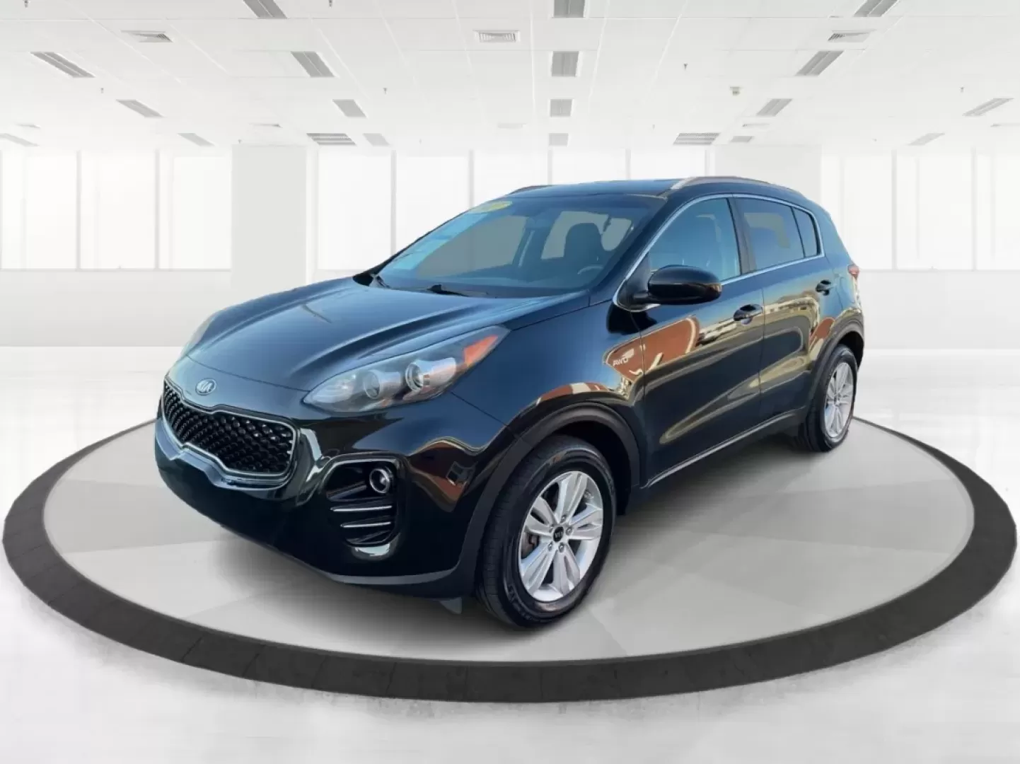 2017 Kia Sportage LX (KNDPMCACXH7) with an Theta II 2.4L I-4 gasoline direct injection engine, located at 880 E. National Road, Vandalia, OH, 45377, (937) 908-9800, 39.891918, -84.183594 - **Adventure Awaits with the 2017 Kia Sportage LX Perfect for Your Next Family Road Trip!**<br /> <br /> Looking for a reliable, stylish, and versatile vehicle that's ideal for everything from family outings to weekend getaways? Look no further than the 2017 Kia Sportage LX, available now at Advanta - Photo#8