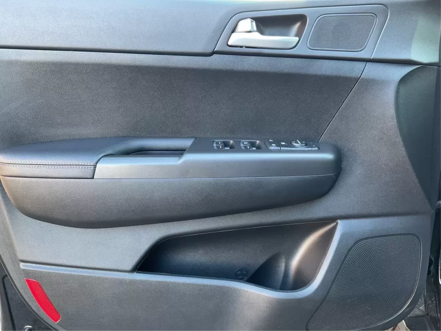 2017 Kia Sportage LX (KNDPMCACXH7) with an Theta II 2.4L I-4 gasoline direct injection engine, located at 880 E. National Road, Vandalia, OH, 45377, (937) 908-9800, 39.891918, -84.183594 - **Adventure Awaits with the 2017 Kia Sportage LX Perfect for Your Next Family Road Trip!**<br /> <br /> Looking for a reliable, stylish, and versatile vehicle that's ideal for everything from family outings to weekend getaways? Look no further than the 2017 Kia Sportage LX, available now at Advanta - Photo#18