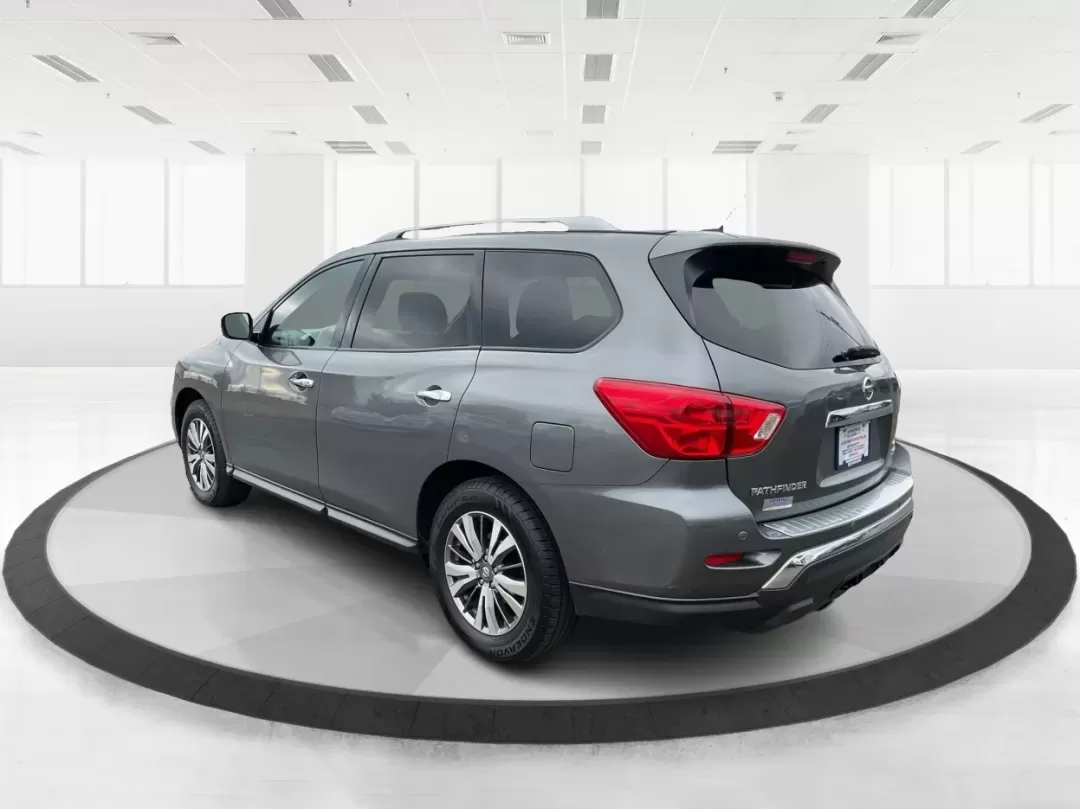 2018 Nissan Pathfinder SV (5N1DR2MM1JC) with an 3.5L V-6 gasoline direct injection engine, located at 880 E. National Road, Vandalia, OH, 45377, (937) 908-9800, 39.891918, -84.183594 - Are you ready to elevate your family adventures or weekend getaways? Look no further than the 2018 Nissan Pathfinder SV, available now at Advantage Car and Credit in Vandalia, OH. Perfectly designed for growing families, this spacious SUV is not only a reliable daily driver but also an ideal compani - Photo#4