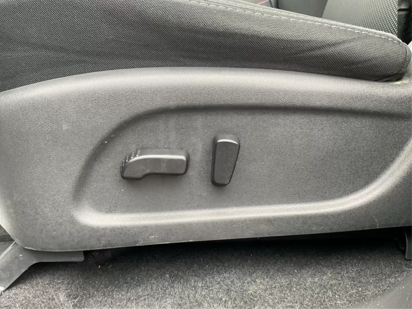 2018 Nissan Pathfinder SV (5N1DR2MM1JC) with an 3.5L V-6 gasoline direct injection engine, located at 880 E. National Road, Vandalia, OH, 45377, (937) 908-9800, 39.891918, -84.183594 - Are you ready to elevate your family adventures or weekend getaways? Look no further than the 2018 Nissan Pathfinder SV, available now at Advantage Car and Credit in Vandalia, OH. Perfectly designed for growing families, this spacious SUV is not only a reliable daily driver but also an ideal compani - Photo#17